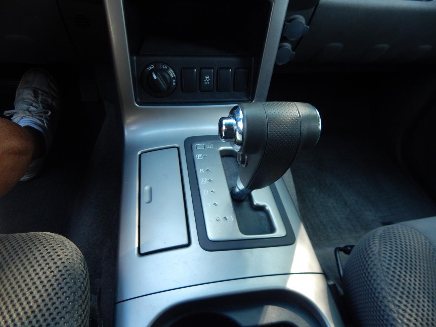 2012 Gray /Gray Nissan Pathfinder LE 4WD (5N1AR1NB4CC) with an 4.0L V6 DOHC 24V engine, 5-Speed Automatic transmission, located at 6528 Lower York Road, New Hope, PA, 18938, (215) 862-9555, 40.358707, -74.977882 - Here we have a Nissan Pathfinder with a 4.0L V6 putting power to the ground via a 4x4 automatic transmission. Options include: gray cloth, 3rd row seating, AC and heat, AM/FM/CD radio, power windows/locks/mirrors, cruise control, roof rails, tow hitch, running boards and 16 inch alloy wheels. Carfax- Photo#23