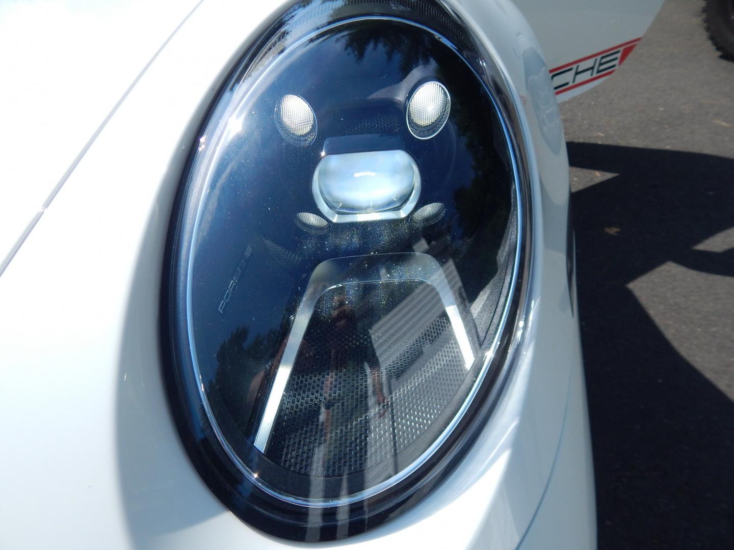 2020 White /Black Porsche 911 Carrera Coupe (WP0AA2A90LS) with an 3.0L H6 DOHC 24V Twin-Turbo engine, Automatic transmission, located at 6528 Lower York Road, New Hope, PA, 18938, (215) 862-9555, 40.358707, -74.977882 - Here we have a very nice running and driving Porsche 911 with a 3.0L 6 cylinder engine putting power to the rear wheels via an automatic transmission. Options include: Sport Chrono plus package, black leather seats, comfort equipment, 20 inch front wheels and 21 inch rear wheels wrapped in Pirelli P- Photo#26