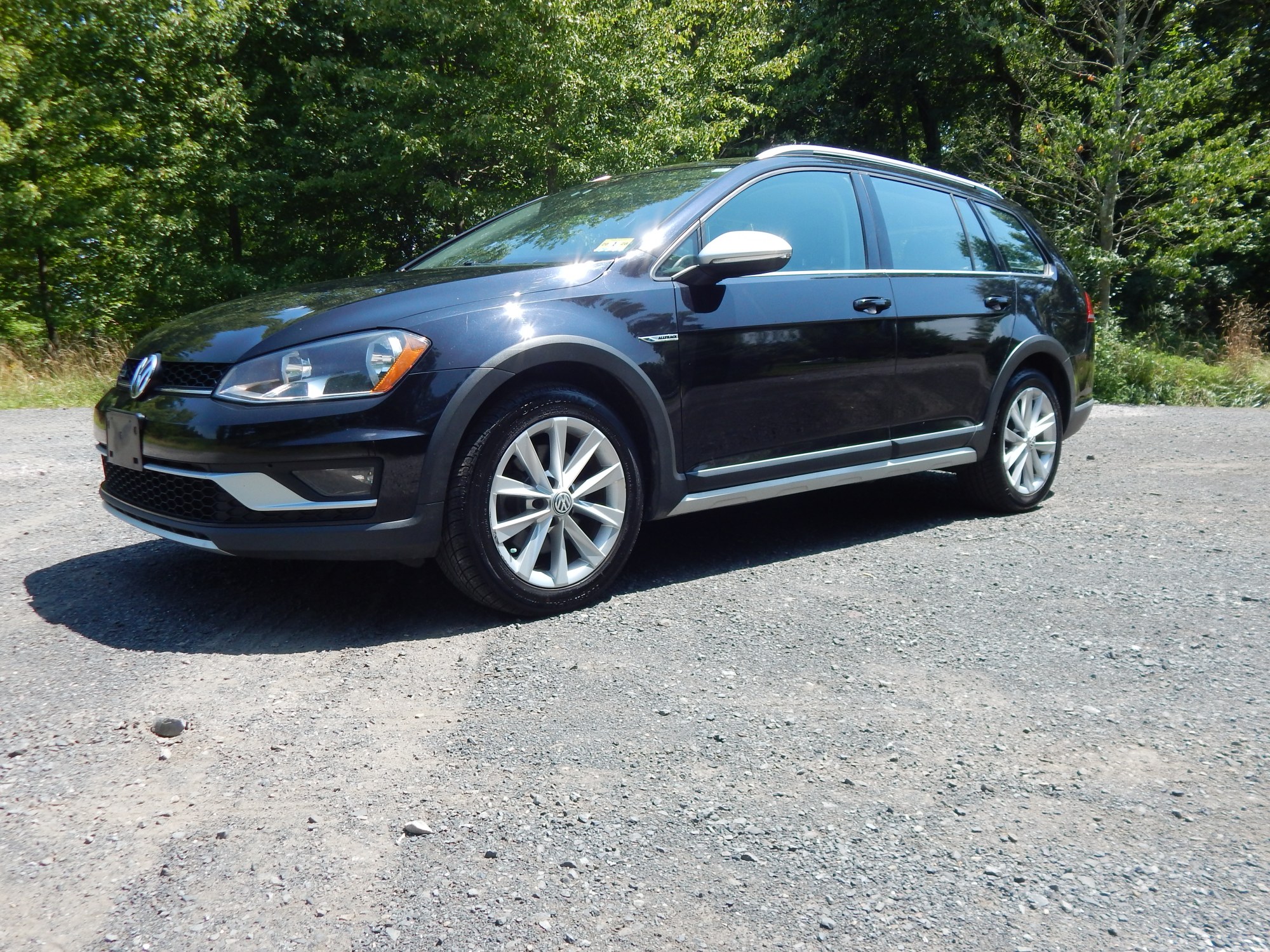 photo of 2017 Volkswagen Golf Alltrack TSI S 4 Motion
