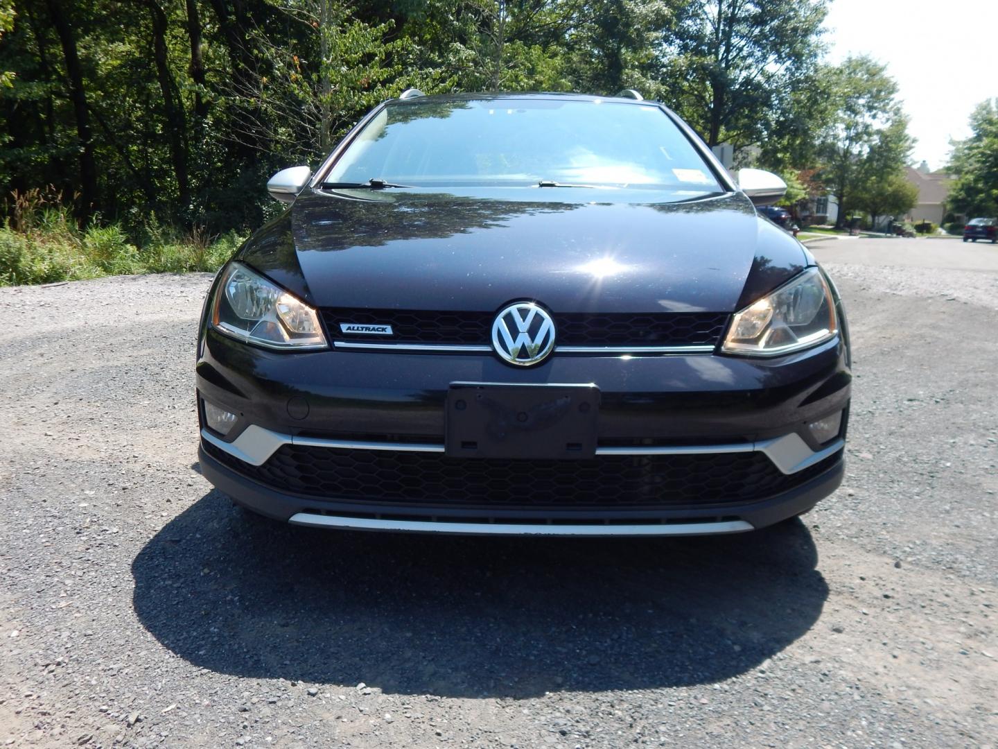2017 Black /Black Volkswagen Golf Alltrack TSI S 6A (3VWH17AUXHM) with an 1.8L L4 engine, 6A transmission, located at 6528 Lower York Road, New Hope, PA, 18938, (215) 862-9555, 40.358707, -74.977882 - Here we have a Volkswagen Golf Alltrack with a 1.8L turbo engine putting power to all 4 wheels via an automatic transmission. Options include: black leather, heated front seats, AC, heat, AM/FM/BLUETOOTH radio with back up camera, tilt steering wheel, cruise control, power windows/locks/mirrors, fo- Photo#6