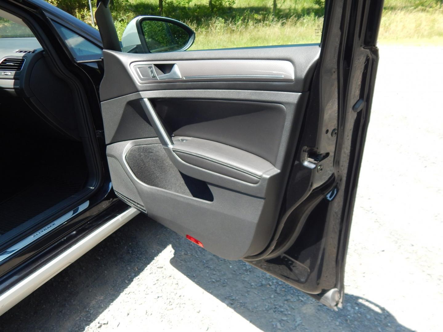 2017 Black /Black Volkswagen Golf Alltrack TSI S 6A (3VWH17AUXHM) with an 1.8L L4 engine, 6A transmission, located at 6528 Lower York Road, New Hope, PA, 18938, (215) 862-9555, 40.358707, -74.977882 - Here we have a Volkswagen Golf Alltrack with a 1.8L turbo engine putting power to all 4 wheels via an automatic transmission. Options include: black leather, heated front seats, AC, heat, AM/FM/BLUETOOTH radio with back up camera, tilt steering wheel, cruise control, power windows/locks/mirrors, fo- Photo#13