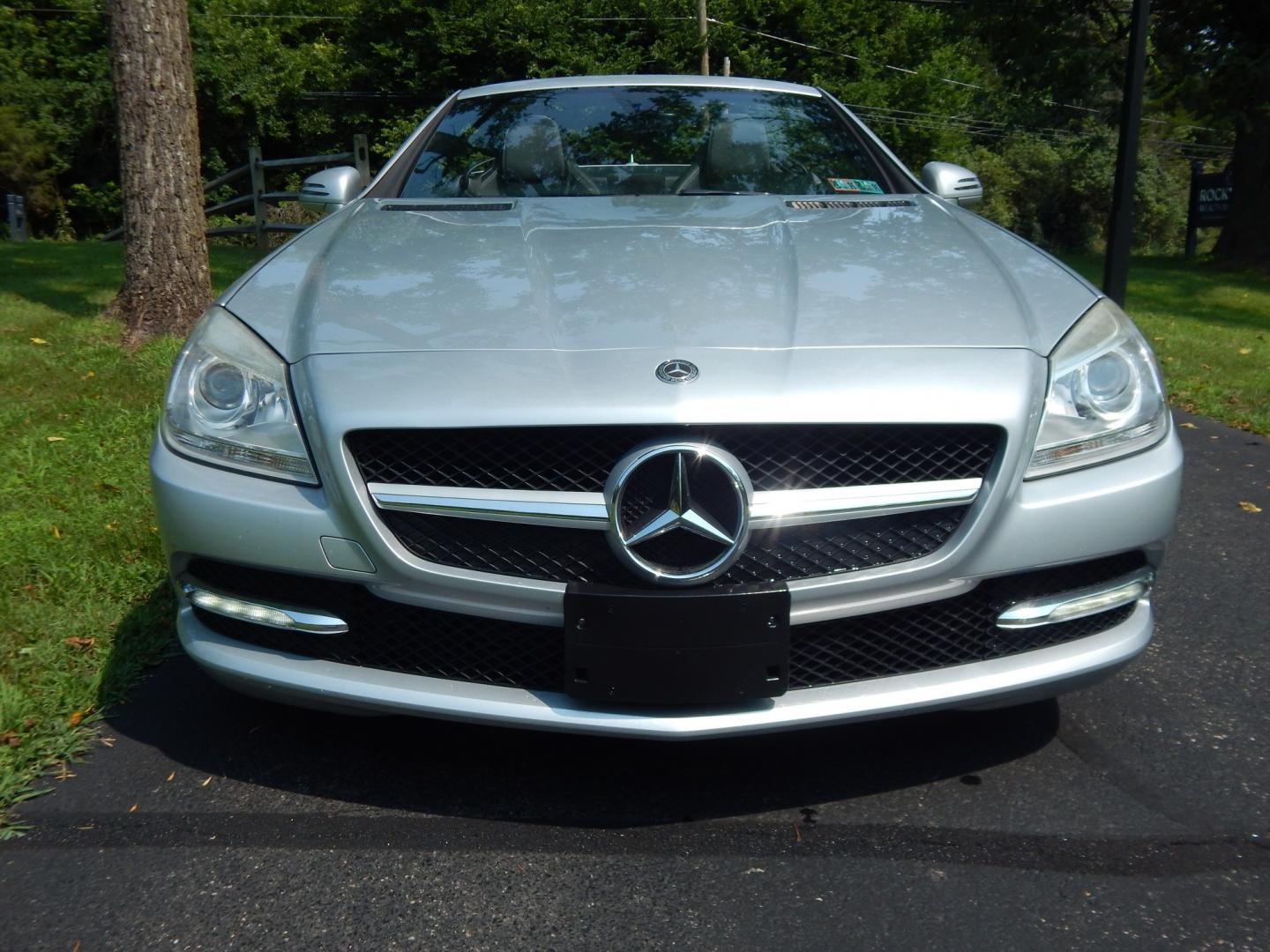 2013 Silver /Black Mercedes-Benz SLK SLK250 (WDDPK4HA5DF) with an 1.8L L4 engine, Automatic transmission, located at 6528 Lower York Road, New Hope, PA, 18938, (215) 862-9555, 40.358707, -74.977882 - Here we have a very nice running and driving SLK250 with 56k miles! This Mercedes Benz has a 1.8L inline 4 cylinder turbo engine putting power to the rear wheels via a smooth shifting automatic transmission. Options include: black leather, heat, AC, power seats with memory, AM/FM/BLUETOOTH/SAT radio- Photo#7