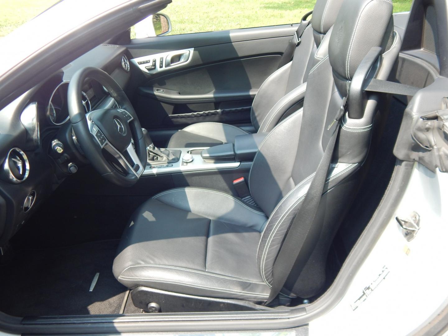 2013 Silver /Black Mercedes-Benz SLK SLK250 (WDDPK4HA5DF) with an 1.8L L4 engine, Automatic transmission, located at 6528 Lower York Road, New Hope, PA, 18938, (215) 862-9555, 40.358707, -74.977882 - Here we have a very nice running and driving SLK250 with 56k miles! This Mercedes Benz has a 1.8L inline 4 cylinder turbo engine putting power to the rear wheels via a smooth shifting automatic transmission. Options include: black leather, heat, AC, power seats with memory, AM/FM/BLUETOOTH/SAT radio- Photo#13