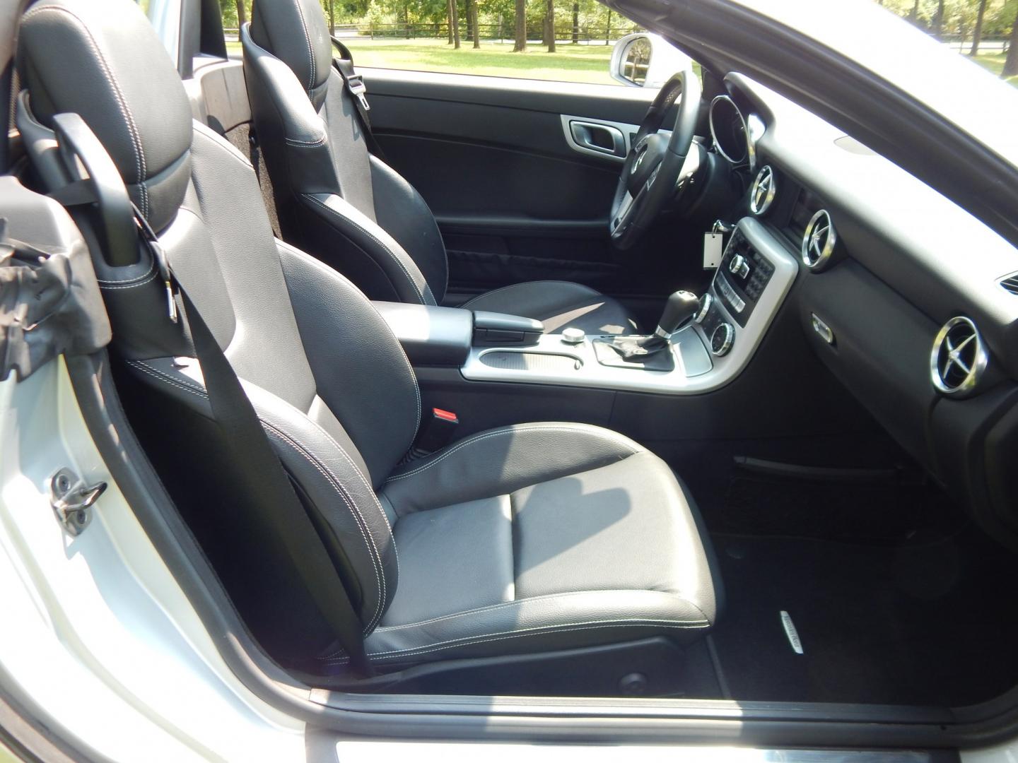 2013 Silver /Black Mercedes-Benz SLK SLK250 (WDDPK4HA5DF) with an 1.8L L4 engine, Automatic transmission, located at 6528 Lower York Road, New Hope, PA, 18938, (215) 862-9555, 40.358707, -74.977882 - Here we have a very nice running and driving SLK250 with 56k miles! This Mercedes Benz has a 1.8L inline 4 cylinder turbo engine putting power to the rear wheels via a smooth shifting automatic transmission. Options include: black leather, heat, AC, power seats with memory, AM/FM/BLUETOOTH/SAT radio- Photo#15