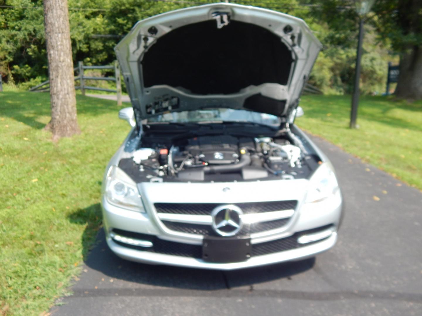 2013 Silver /Black Mercedes-Benz SLK SLK250 (WDDPK4HA5DF) with an 1.8L L4 engine, Automatic transmission, located at 6528 Lower York Road, New Hope, PA, 18938, (215) 862-9555, 40.358707, -74.977882 - Here we have a very nice running and driving SLK250 with 56k miles! This Mercedes Benz has a 1.8L inline 4 cylinder turbo engine putting power to the rear wheels via a smooth shifting automatic transmission. Options include: black leather, heat, AC, power seats with memory, AM/FM/BLUETOOTH/SAT radio- Photo#20