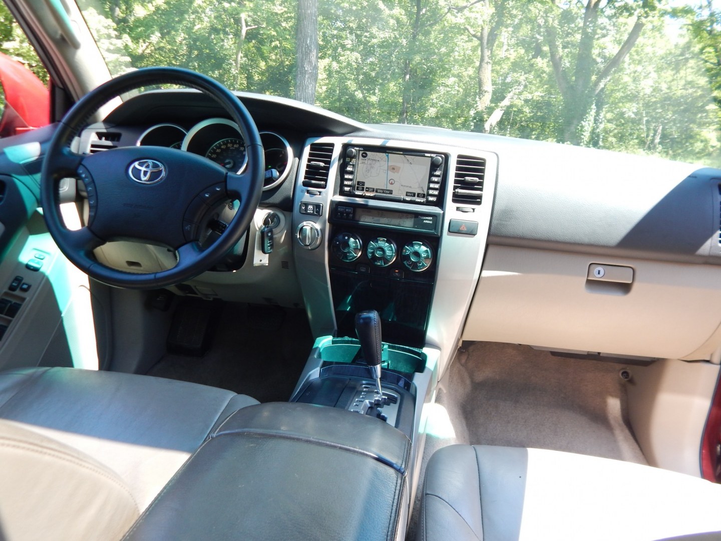 2006 Red /Tan Toyota 4Runner Limited 4WD V8 (JTEBT17R968) with an 4.7L V8 DOHC 32V engine, 5A OD transmission, located at 6528 Lower York Road, New Hope, PA, 18938, (215) 862-9555, 40.358707, -74.977882 - Here we have a very cool Toyota 4 Runner Limited with a 4.7L V8 putting power to the ground via an AWD automatic transmission. Options include: tan leather, power seats, sunroof, dual climate controls, AM/FM/CD/SAT/AUX radio, navigation, back up camera, power windows/locks/mirrors, tilt steering whe- Photo#16