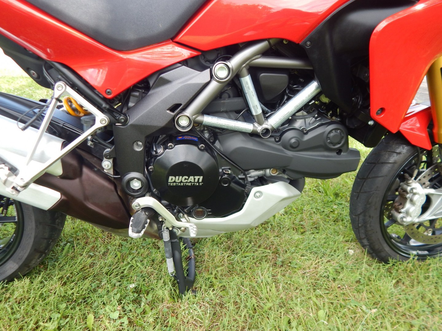 2012 Red /Black Ducati Multistrada 1200 S-Touring (ZDM12BLW5CB) with an 1198CC engine, Manual transmission, located at 6528 Lower York Road, New Hope, PA, 18938, (215) 862-9555, 40.358707, -74.977882 - Here we have a one owner Ducati Multistrada 1200 S-Touring with 1,999 original miles! This Ducati has a 1198cc L-twin engine putting power to the rear tire via a manual shifting transmission. Being a S-Touring bike, it comes with a center stand, heated grips and 2 hard luggage cases. Other options i- Photo#10