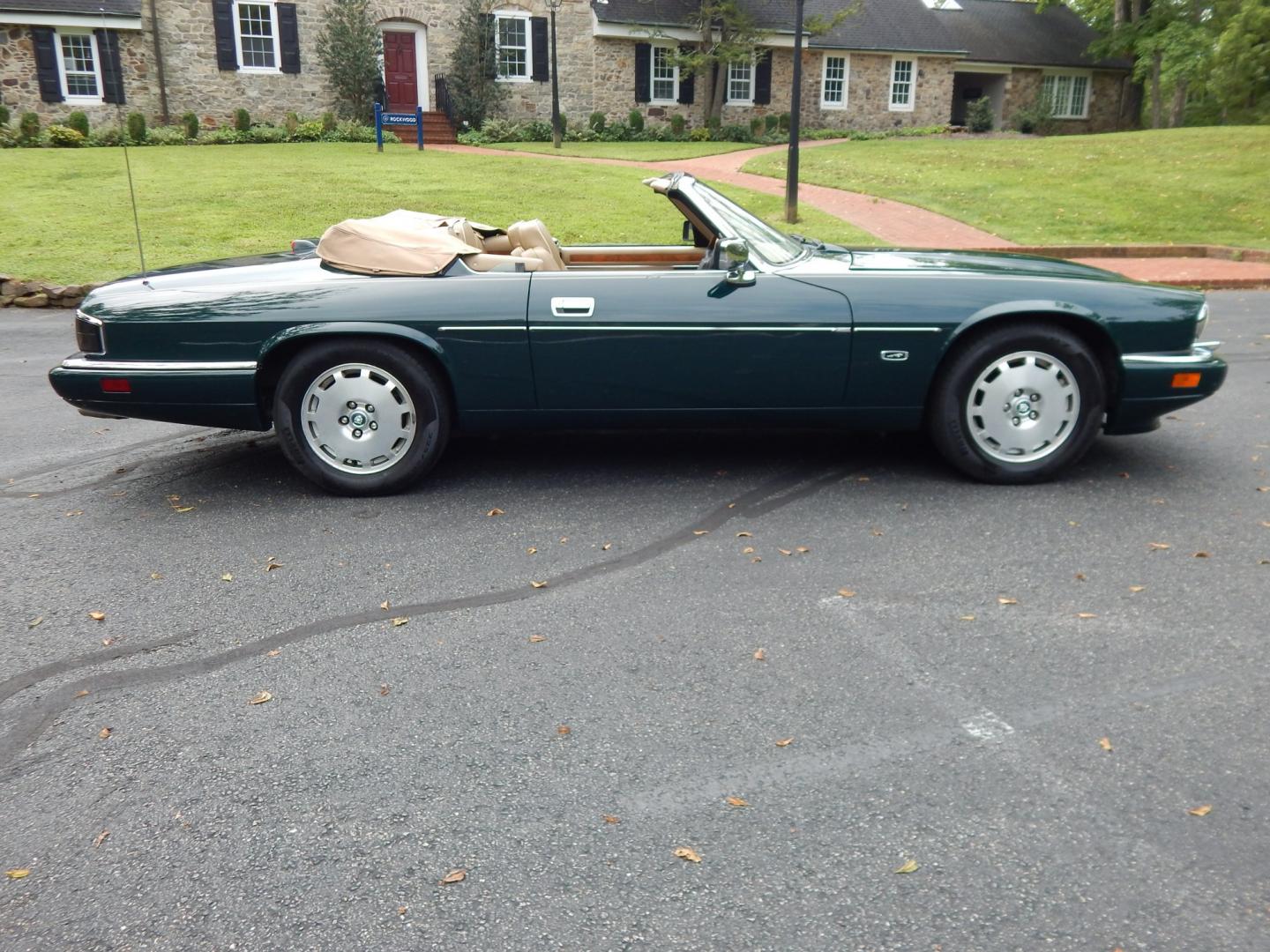 1996 Green /Tan Jaguar XJS 4.0L convertible Celebration Edition (SAJNX2748TC) with an 4.0L L6 DOHC 24V engine, 4A OD transmission, located at 6528 Lower York Road, New Hope, PA, 18938, (215) 862-9555, 40.358707, -74.977882 - Here we have a beautiful 1996 Jaguar XJS Celebration Edition for sale. The Celebration Edition was offered for the last model year of the XJS and came with contrasting color piping on the interior, Jaguar leaper logo on seats, Sapwood walnut wood on interior, chrome mirror caps, twin painted coach l- Photo#2