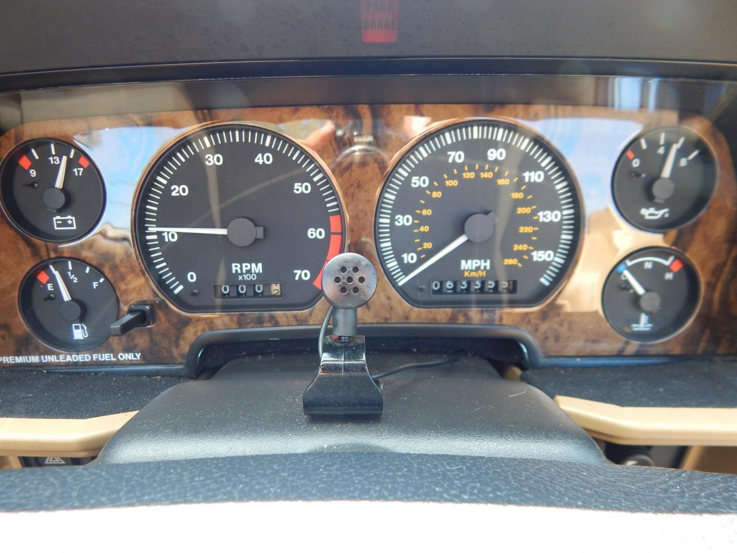 1996 Green /Tan Jaguar XJS 4.0L convertible Celebration Edition (SAJNX2748TC) with an 4.0L L6 DOHC 24V engine, 4A OD transmission, located at 6528 Lower York Road, New Hope, PA, 18938, (215) 862-9555, 40.358707, -74.977882 - Here we have a beautiful 1996 Jaguar XJS Celebration Edition for sale. The Celebration Edition was offered for the last model year of the XJS and came with contrasting color piping on the interior, Jaguar leaper logo on seats, Sapwood walnut wood on interior, chrome mirror caps, twin painted coach l- Photo#12