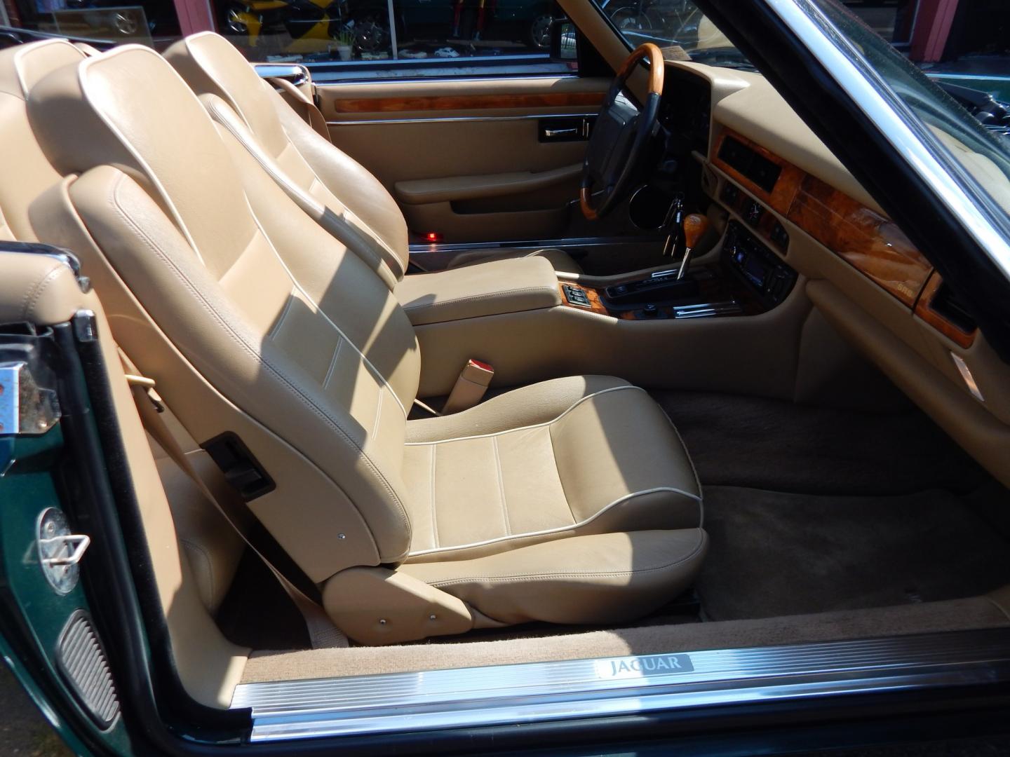 1996 Green /Tan Jaguar XJS 4.0L convertible Celebration Edition (SAJNX2748TC) with an 4.0L L6 DOHC 24V engine, 4A OD transmission, located at 6528 Lower York Road, New Hope, PA, 18938, (215) 862-9555, 40.358707, -74.977882 - Here we have a beautiful 1996 Jaguar XJS Celebration Edition for sale. The Celebration Edition was offered for the last model year of the XJS and came with contrasting color piping on the interior, Jaguar leaper logo on seats, Sapwood walnut wood on interior, chrome mirror caps, twin painted coach l- Photo#18