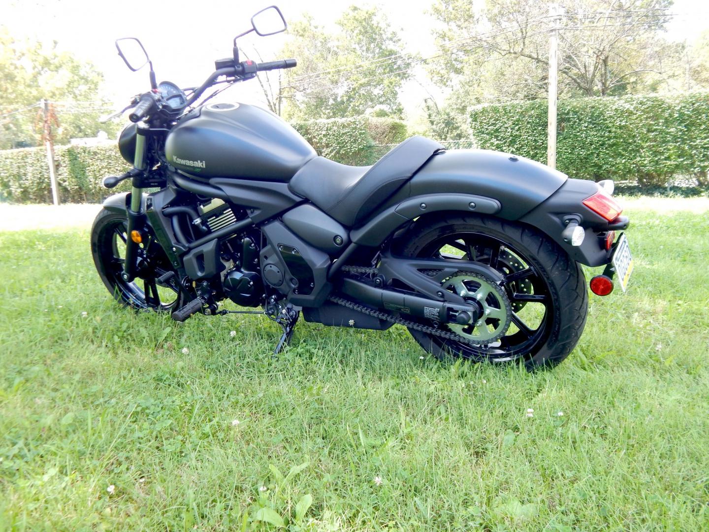 2023 Black /Black Kawasaki EN650 Vulcan S Vulcan S (JKAENEC1XPD) with an 649cc engine, Manual transmission, located at 6528 Lower York Road, New Hope, PA, 18938, (215) 862-9555, 40.358707, -74.977882 - Here we have a ONE OWNER, 560 original miles, Kawasaki Vulcan S. This bike has a 649cc liquid-cooled parallel-twin motor putting power to the rear tire via a manual transmission. This bike combines traditional cruiser comfort with responsive, ninja-derived performance. Starts right up and goes down- Photo#1