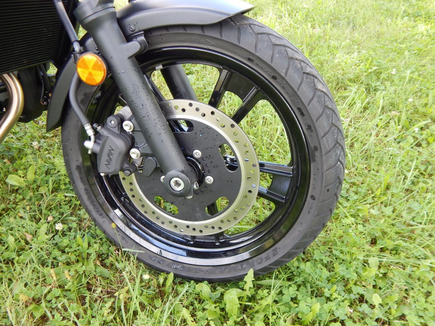 2023 Black /Black Kawasaki EN650 Vulcan S Vulcan S (JKAENEC1XPD) with an 649cc engine, Manual transmission, located at 6528 Lower York Road, New Hope, PA, 18938, (215) 862-9555, 40.358707, -74.977882 - Here we have a ONE OWNER, 560 original miles, Kawasaki Vulcan S. This bike has a 649cc liquid-cooled parallel-twin motor putting power to the rear tire via a manual transmission. This bike combines traditional cruiser comfort with responsive, ninja-derived performance. Starts right up and goes down- Photo#5