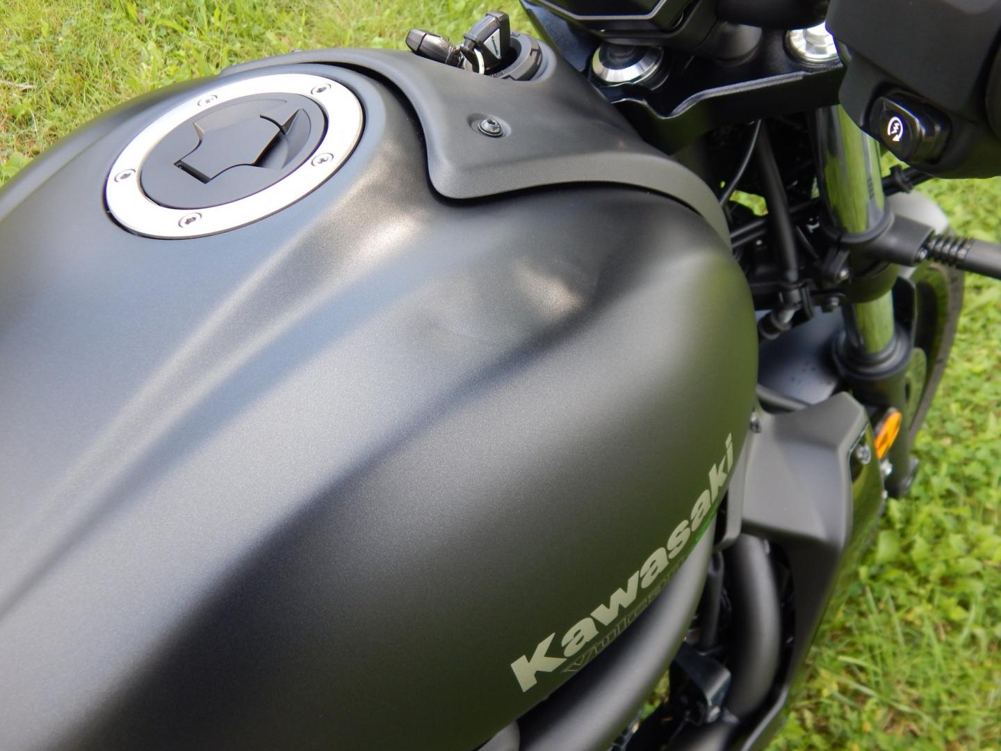 2023 Black /Black Kawasaki EN650 Vulcan S Vulcan S (JKAENEC1XPD) with an 649cc engine, Manual transmission, located at 6528 Lower York Road, New Hope, PA, 18938, (215) 862-9555, 40.358707, -74.977882 - Here we have a ONE OWNER, 560 original miles, Kawasaki Vulcan S. This bike has a 649cc liquid-cooled parallel-twin motor putting power to the rear tire via a manual transmission. This bike combines traditional cruiser comfort with responsive, ninja-derived performance. Starts right up and goes down- Photo#10
