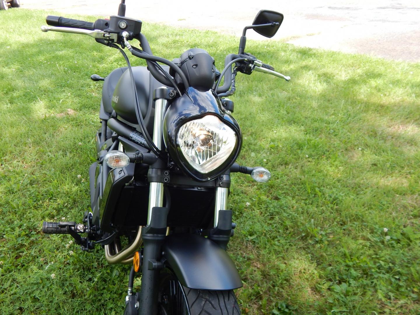 2023 Black /Black Kawasaki EN650 Vulcan S Vulcan S (JKAENEC1XPD) with an 649cc engine, Manual transmission, located at 6528 Lower York Road, New Hope, PA, 18938, (215) 862-9555, 40.358707, -74.977882 - Here we have a ONE OWNER, 560 original miles, Kawasaki Vulcan S. This bike has a 649cc liquid-cooled parallel-twin motor putting power to the rear tire via a manual transmission. This bike combines traditional cruiser comfort with responsive, ninja-derived performance. Starts right up and goes down- Photo#11