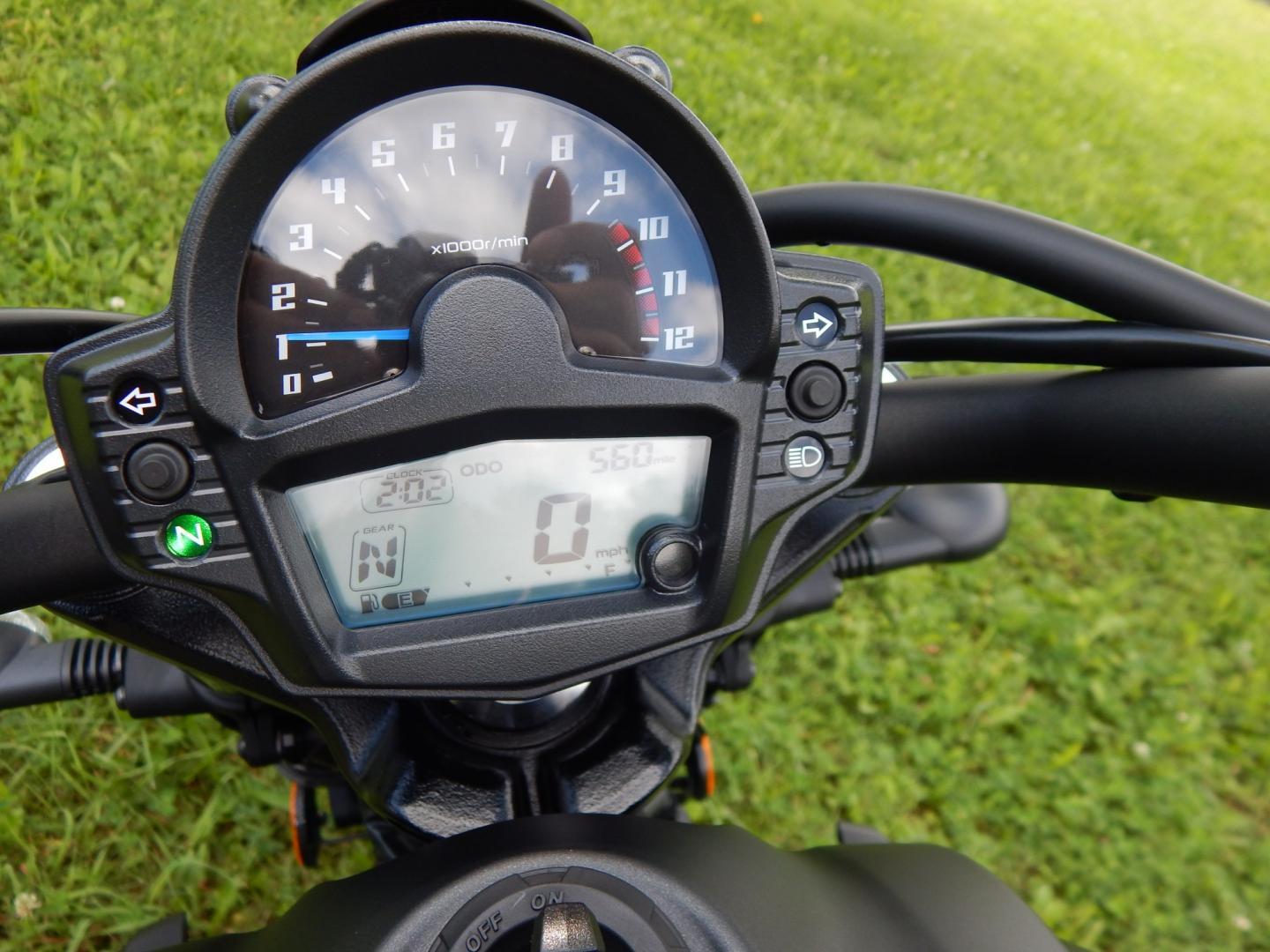 2023 Black /Black Kawasaki EN650 Vulcan S Vulcan S (JKAENEC1XPD) with an 649cc engine, Manual transmission, located at 6528 Lower York Road, New Hope, PA, 18938, (215) 862-9555, 40.358707, -74.977882 - Here we have a ONE OWNER, 560 original miles, Kawasaki Vulcan S. This bike has a 649cc liquid-cooled parallel-twin motor putting power to the rear tire via a manual transmission. This bike combines traditional cruiser comfort with responsive, ninja-derived performance. Starts right up and goes down- Photo#9