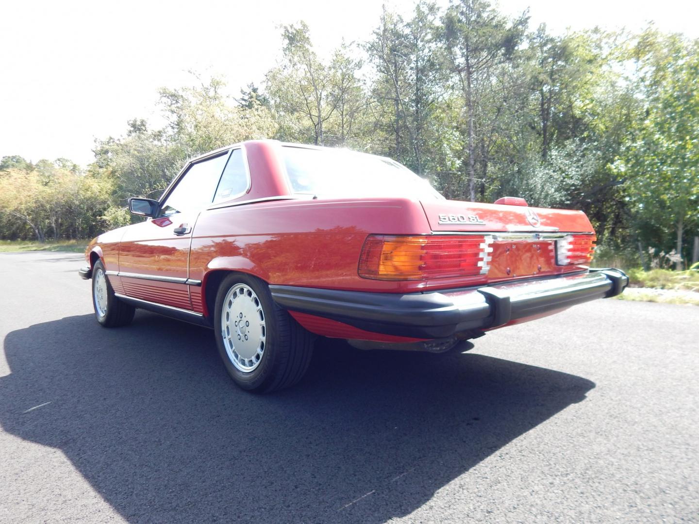 1989 Red /Tan Mercedes-Benz 560 SL convertible (WDBBA48DXKA) with an 5.6L V8 SOHC 16V engine, 4A transmission, located at 6528 Lower York Road, New Hope, PA, 18938, (215) 862-9555, 40.358707, -74.977882 - Here we have a beautiful, ONE OWNER, 1989 Mercedes 560SL. 1989 is the last year of the legendary R107 body style. Options include: 5.5L V8, RWD, automatic transmission, removable hard top, retractable soft top, ABS, power steering, power brakes, limited slip differential, AM/FM/Cassette radio, power- Photo#13