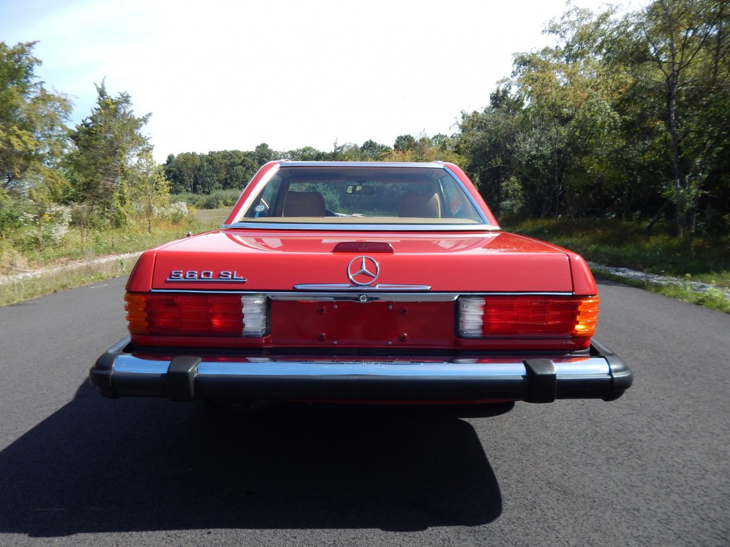 1989 Red /Tan Mercedes-Benz 560 SL convertible (WDBBA48DXKA) with an 5.6L V8 SOHC 16V engine, 4A transmission, located at 6528 Lower York Road, New Hope, PA, 18938, (215) 862-9555, 40.358707, -74.977882 - Here we have a beautiful, ONE OWNER, 1989 Mercedes 560SL. 1989 is the last year of the legendary R107 body style. Options include: 5.5L V8, RWD, automatic transmission, removable hard top, retractable soft top, ABS, power steering, power brakes, limited slip differential, AM/FM/Cassette radio, power- Photo#15