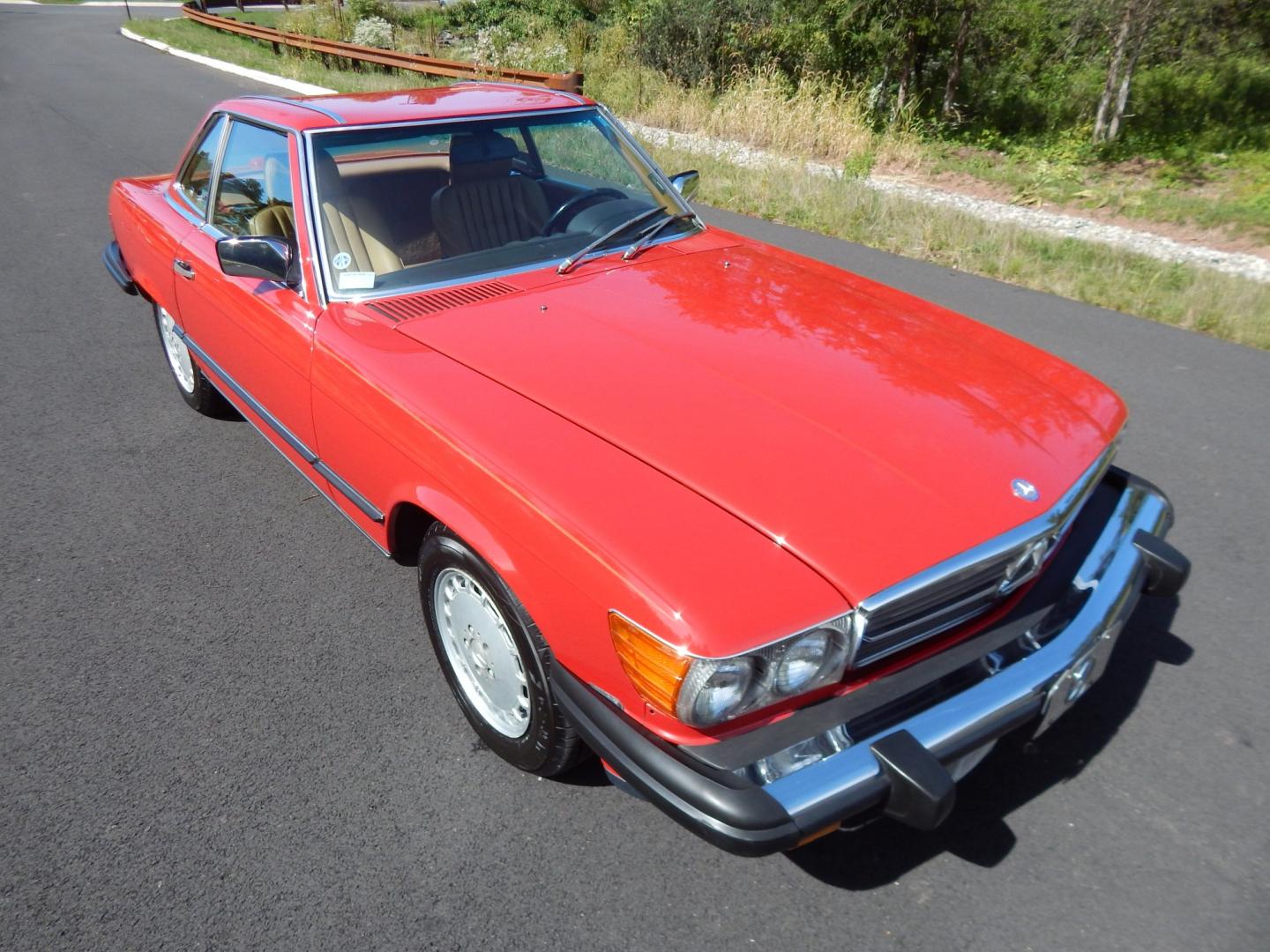 1989 Red /Tan Mercedes-Benz 560 SL convertible (WDBBA48DXKA) with an 5.6L V8 SOHC 16V engine, 4A transmission, located at 6528 Lower York Road, New Hope, PA, 18938, (215) 862-9555, 40.358707, -74.977882 - Here we have a beautiful, ONE OWNER, 1989 Mercedes 560SL. 1989 is the last year of the legendary R107 body style. Options include: 5.5L V8, RWD, automatic transmission, removable hard top, retractable soft top, ABS, power steering, power brakes, limited slip differential, AM/FM/Cassette radio, power- Photo#22