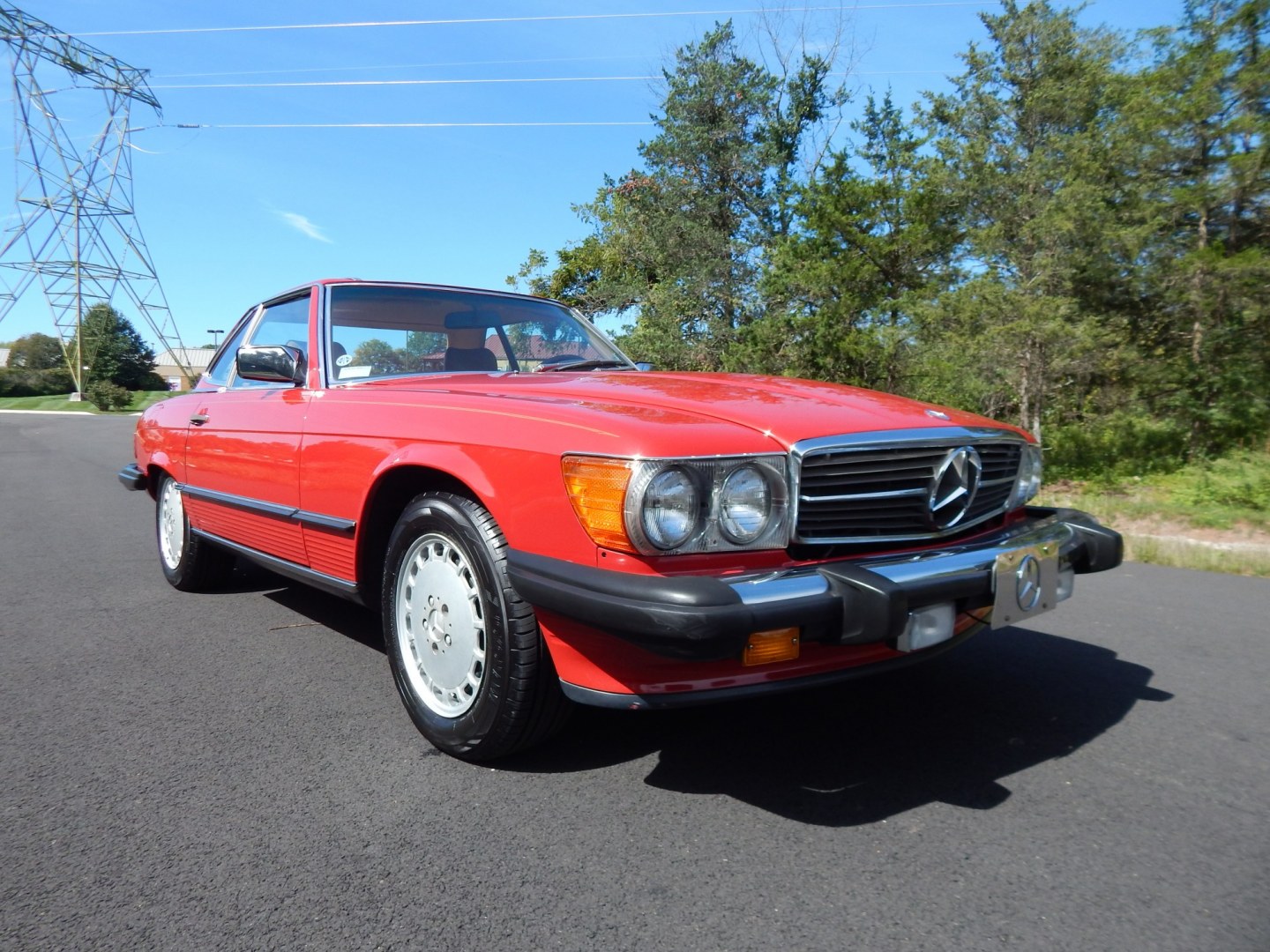 1989 Red /Tan Mercedes-Benz 560 SL convertible (WDBBA48DXKA) with an 5.6L V8 SOHC 16V engine, 4A transmission, located at 6528 Lower York Road, New Hope, PA, 18938, (215) 862-9555, 40.358707, -74.977882 - Here we have a beautiful, ONE OWNER, 1989 Mercedes 560SL. 1989 is the last year of the legendary R107 body style. Options include: 5.5L V8, RWD, automatic transmission, removable hard top, retractable soft top, ABS, power steering, power brakes, limited slip differential, AM/FM/Cassette radio, power- Photo#12