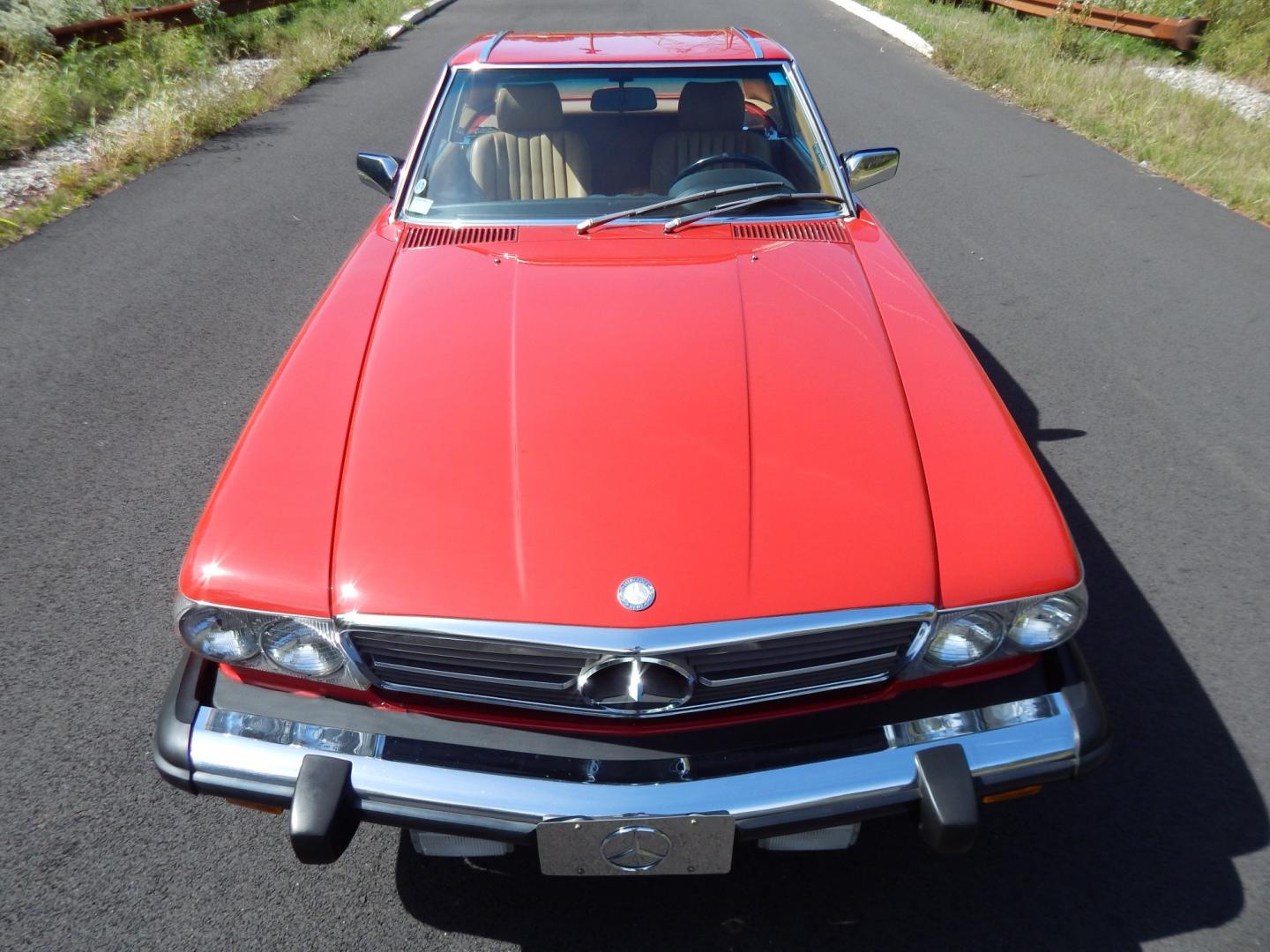 1989 Red /Tan Mercedes-Benz 560 SL convertible (WDBBA48DXKA) with an 5.6L V8 SOHC 16V engine, 4A transmission, located at 6528 Lower York Road, New Hope, PA, 18938, (215) 862-9555, 40.358707, -74.977882 - Here we have a beautiful, ONE OWNER, 1989 Mercedes 560SL. 1989 is the last year of the legendary R107 body style. Options include: 5.5L V8, RWD, automatic transmission, removable hard top, retractable soft top, ABS, power steering, power brakes, limited slip differential, AM/FM/Cassette radio, power- Photo#23