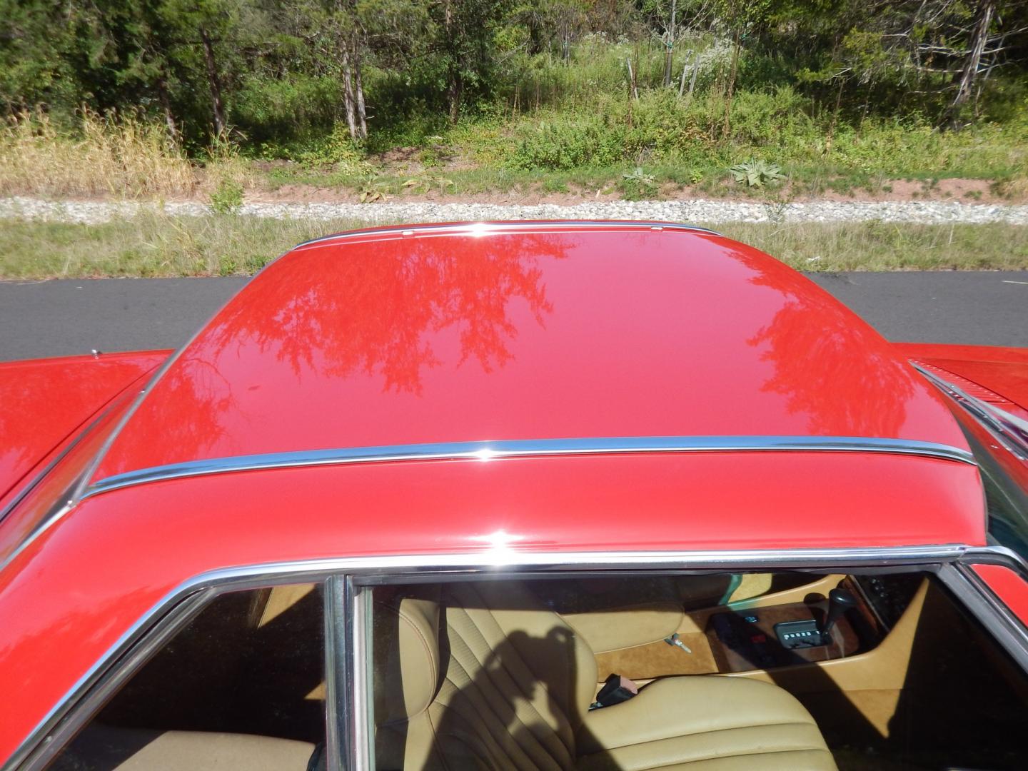 1989 Red /Tan Mercedes-Benz 560 SL convertible (WDBBA48DXKA) with an 5.6L V8 SOHC 16V engine, 4A transmission, located at 6528 Lower York Road, New Hope, PA, 18938, (215) 862-9555, 40.358707, -74.977882 - Here we have a beautiful, ONE OWNER, 1989 Mercedes 560SL. 1989 is the last year of the legendary R107 body style. Options include: 5.5L V8, RWD, automatic transmission, removable hard top, retractable soft top, ABS, power steering, power brakes, limited slip differential, AM/FM/Cassette radio, power- Photo#31