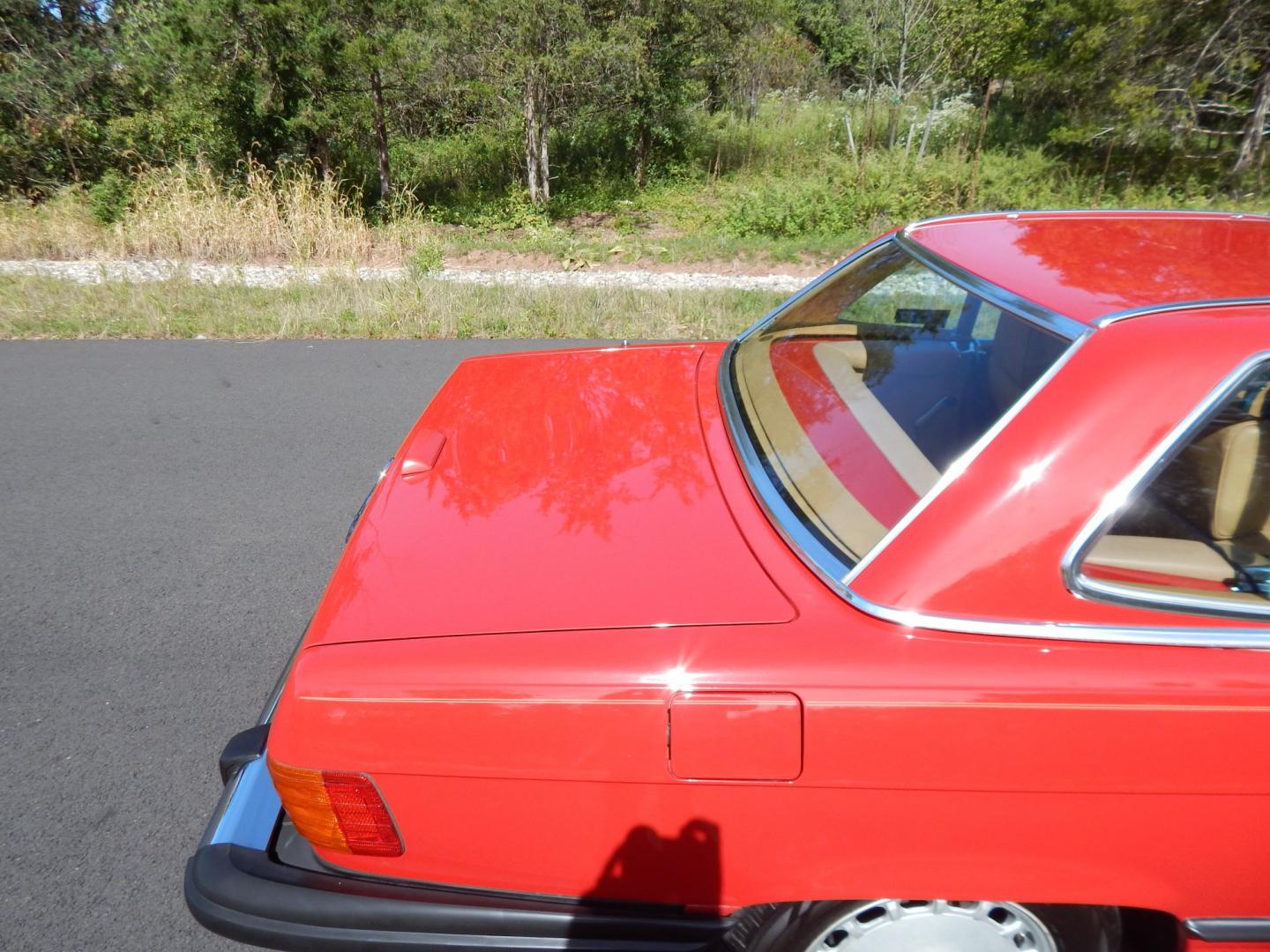 1989 Red /Tan Mercedes-Benz 560 SL convertible (WDBBA48DXKA) with an 5.6L V8 SOHC 16V engine, 4A transmission, located at 6528 Lower York Road, New Hope, PA, 18938, (215) 862-9555, 40.358707, -74.977882 - Here we have a beautiful, ONE OWNER, 1989 Mercedes 560SL. 1989 is the last year of the legendary R107 body style. Options include: 5.5L V8, RWD, automatic transmission, removable hard top, retractable soft top, ABS, power steering, power brakes, limited slip differential, AM/FM/Cassette radio, power- Photo#29