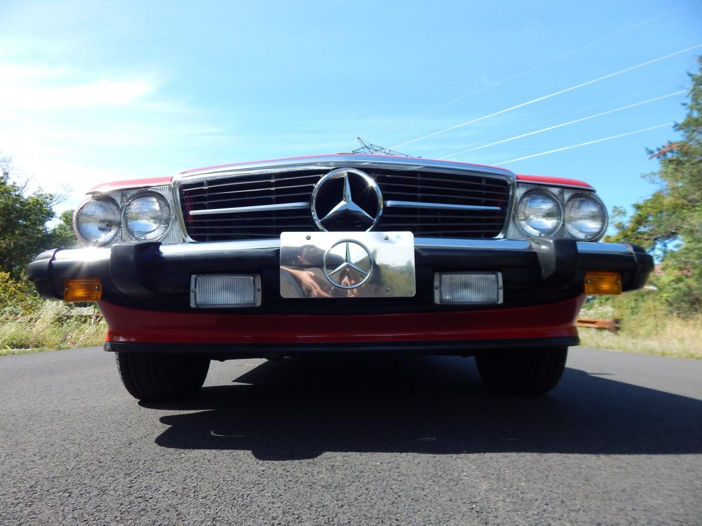 1989 Red /Tan Mercedes-Benz 560 SL convertible (WDBBA48DXKA) with an 5.6L V8 SOHC 16V engine, 4A transmission, located at 6528 Lower York Road, New Hope, PA, 18938, (215) 862-9555, 40.358707, -74.977882 - Here we have a beautiful, ONE OWNER, 1989 Mercedes 560SL. 1989 is the last year of the legendary R107 body style. Options include: 5.5L V8, RWD, automatic transmission, removable hard top, retractable soft top, ABS, power steering, power brakes, limited slip differential, AM/FM/Cassette radio, power- Photo#39