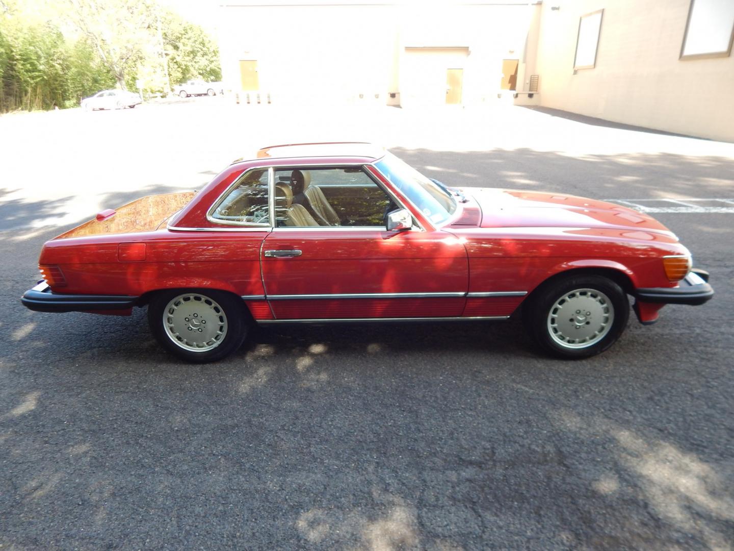 1989 Red /Tan Mercedes-Benz 560 SL convertible (WDBBA48DXKA) with an 5.6L V8 SOHC 16V engine, 4A transmission, located at 6528 Lower York Road, New Hope, PA, 18938, (215) 862-9555, 40.358707, -74.977882 - Here we have a beautiful, ONE OWNER, 1989 Mercedes 560SL. 1989 is the last year of the legendary R107 body style. Options include: 5.5L V8, RWD, automatic transmission, removable hard top, retractable soft top, ABS, power steering, power brakes, limited slip differential, AM/FM/Cassette radio, power- Photo#50