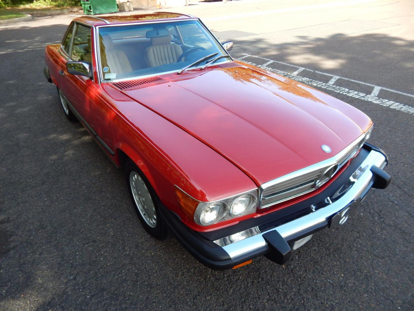 1989 Red /Tan Mercedes-Benz 560 SL convertible (WDBBA48DXKA) with an 5.6L V8 SOHC 16V engine, 4A transmission, located at 6528 Lower York Road, New Hope, PA, 18938, (215) 862-9555, 40.358707, -74.977882 - Here we have a beautiful, ONE OWNER, 1989 Mercedes 560SL. 1989 is the last year of the legendary R107 body style. Options include: 5.5L V8, RWD, automatic transmission, removable hard top, retractable soft top, ABS, power steering, power brakes, limited slip differential, AM/FM/Cassette radio, power- Photo#51