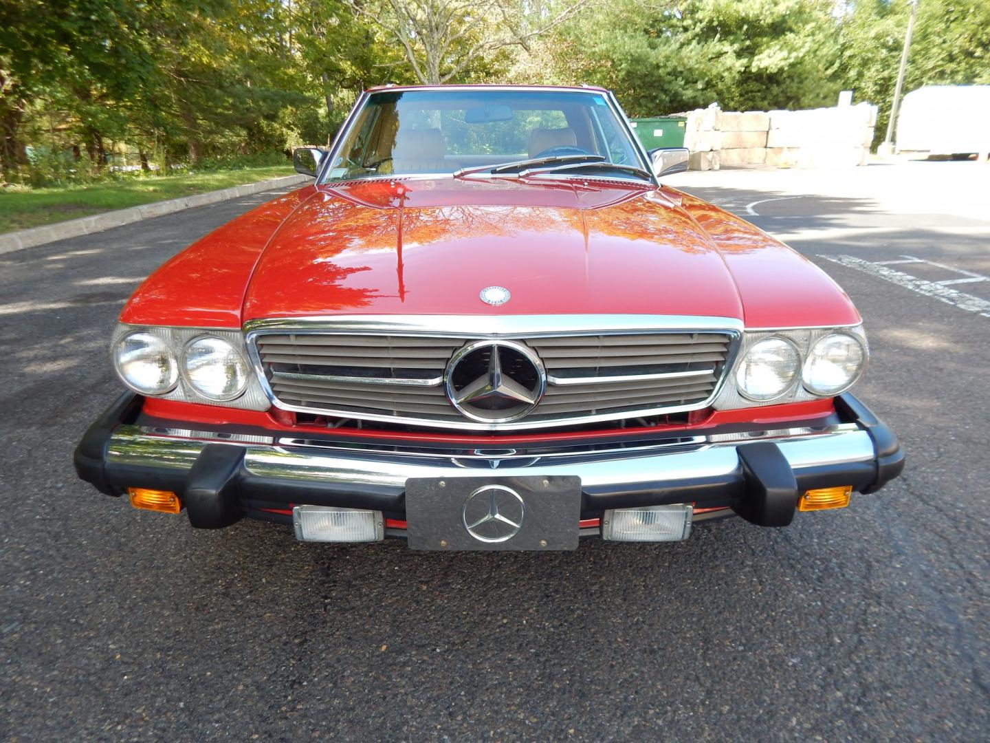 1989 Red /Tan Mercedes-Benz 560 SL convertible (WDBBA48DXKA) with an 5.6L V8 SOHC 16V engine, 4A transmission, located at 6528 Lower York Road, New Hope, PA, 18938, (215) 862-9555, 40.358707, -74.977882 - Here we have a beautiful, ONE OWNER, 1989 Mercedes 560SL. 1989 is the last year of the legendary R107 body style. Options include: 5.5L V8, RWD, automatic transmission, removable hard top, retractable soft top, ABS, power steering, power brakes, limited slip differential, AM/FM/Cassette radio, power- Photo#53