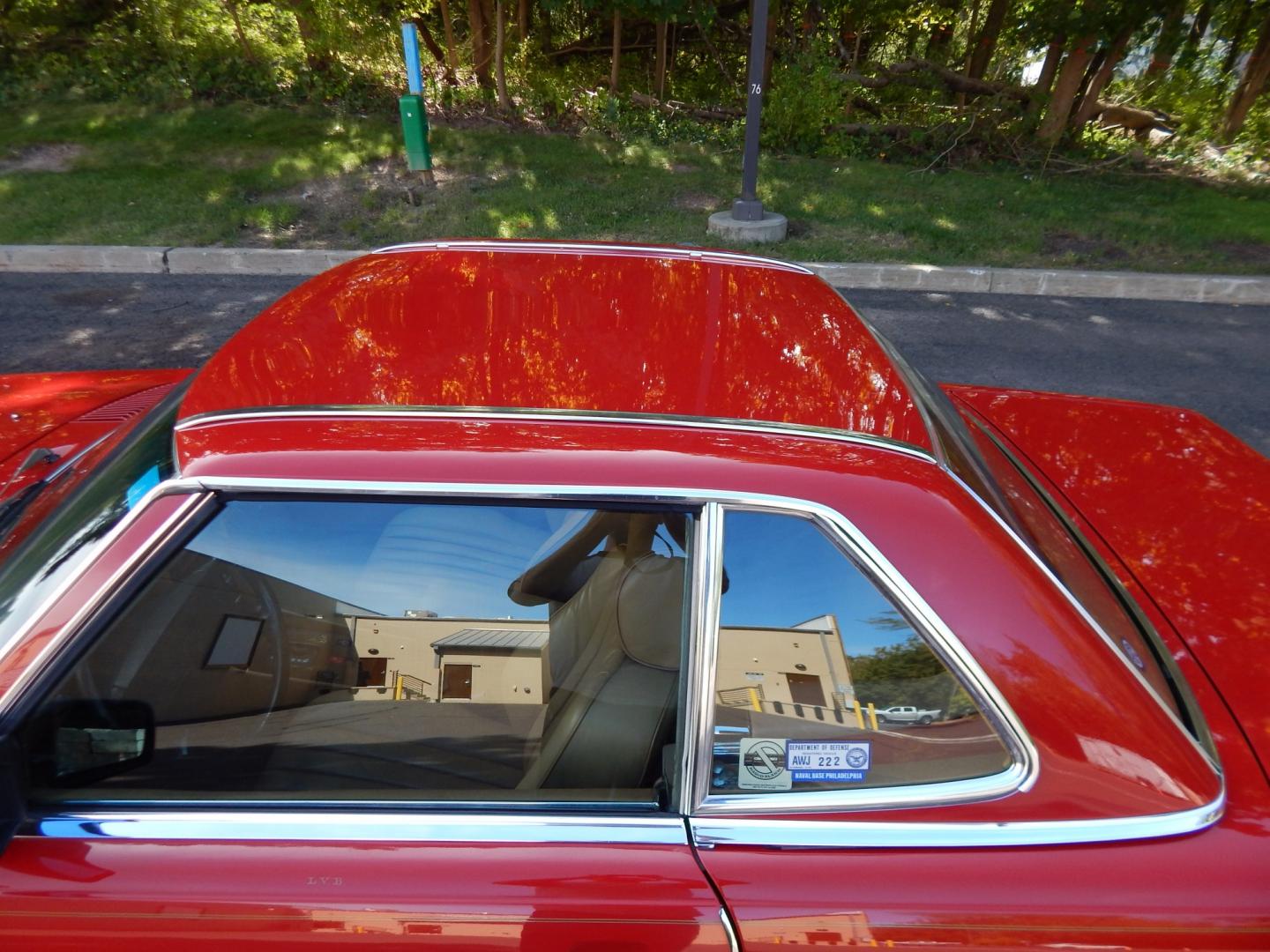 1989 Red /Tan Mercedes-Benz 560 SL convertible (WDBBA48DXKA) with an 5.6L V8 SOHC 16V engine, 4A transmission, located at 6528 Lower York Road, New Hope, PA, 18938, (215) 862-9555, 40.358707, -74.977882 - Here we have a beautiful, ONE OWNER, 1989 Mercedes 560SL. 1989 is the last year of the legendary R107 body style. Options include: 5.5L V8, RWD, automatic transmission, removable hard top, retractable soft top, ABS, power steering, power brakes, limited slip differential, AM/FM/Cassette radio, power- Photo#58