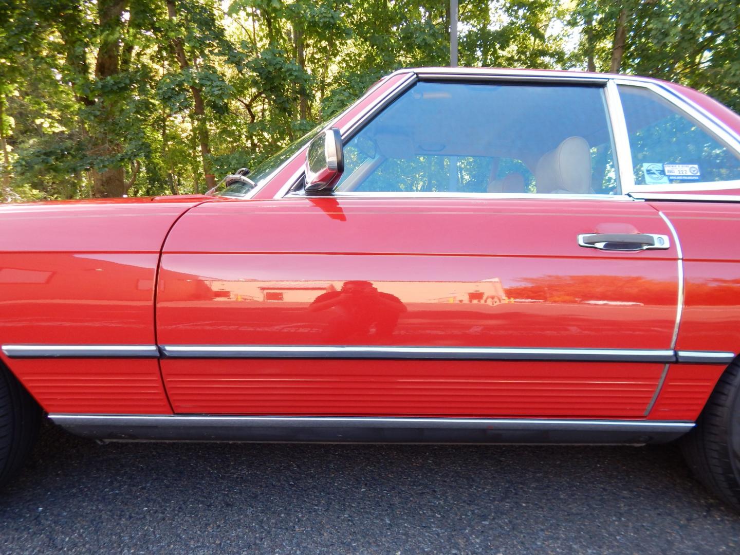 1989 Red /Tan Mercedes-Benz 560 SL convertible (WDBBA48DXKA) with an 5.6L V8 SOHC 16V engine, 4A transmission, located at 6528 Lower York Road, New Hope, PA, 18938, (215) 862-9555, 40.358707, -74.977882 - Here we have a beautiful, ONE OWNER, 1989 Mercedes 560SL. 1989 is the last year of the legendary R107 body style. Options include: 5.5L V8, RWD, automatic transmission, removable hard top, retractable soft top, ABS, power steering, power brakes, limited slip differential, AM/FM/Cassette radio, power- Photo#60