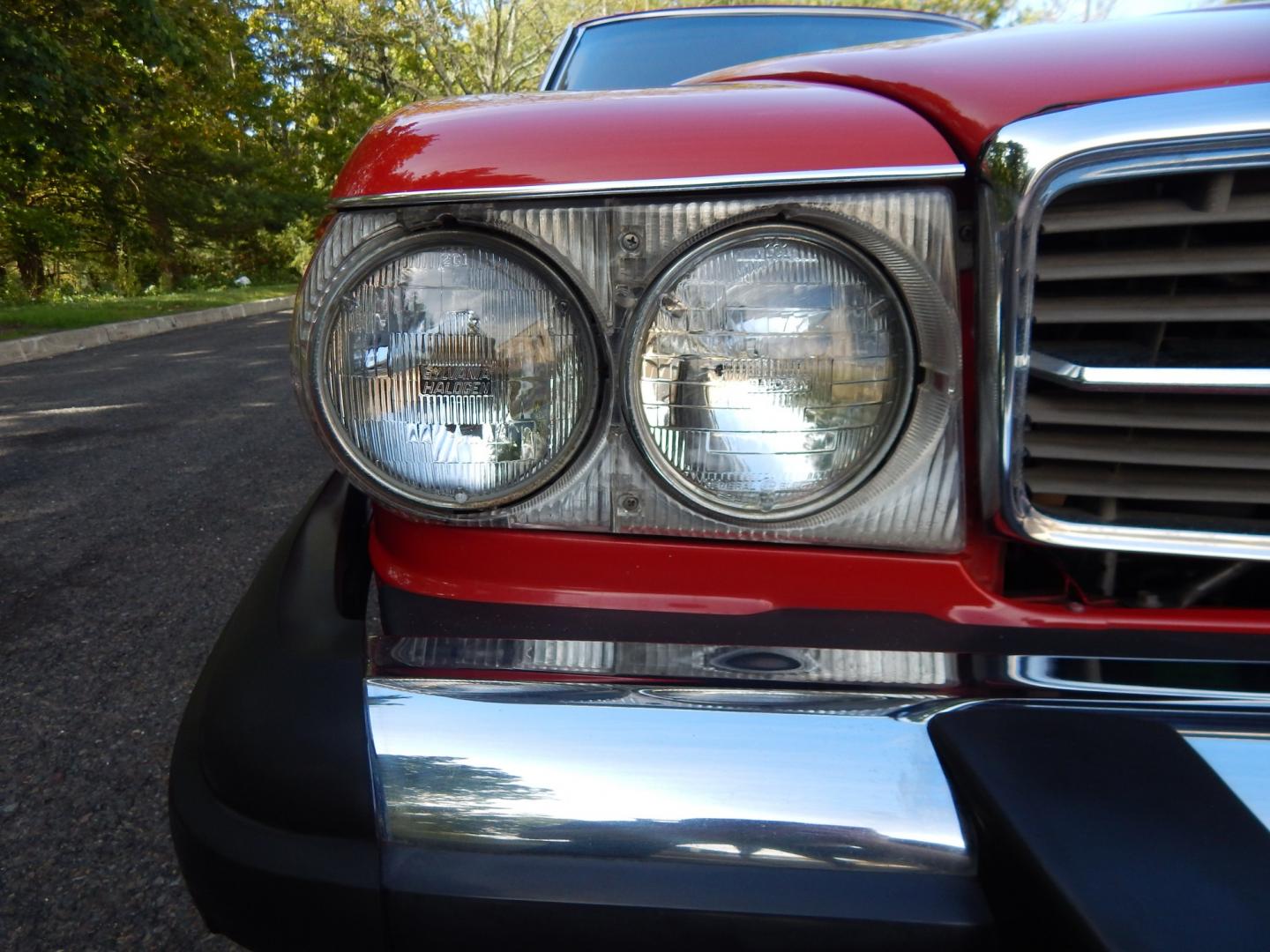 1989 Red /Tan Mercedes-Benz 560 SL convertible (WDBBA48DXKA) with an 5.6L V8 SOHC 16V engine, 4A transmission, located at 6528 Lower York Road, New Hope, PA, 18938, (215) 862-9555, 40.358707, -74.977882 - Here we have a beautiful, ONE OWNER, 1989 Mercedes 560SL. 1989 is the last year of the legendary R107 body style. Options include: 5.5L V8, RWD, automatic transmission, removable hard top, retractable soft top, ABS, power steering, power brakes, limited slip differential, AM/FM/Cassette radio, power- Photo#65