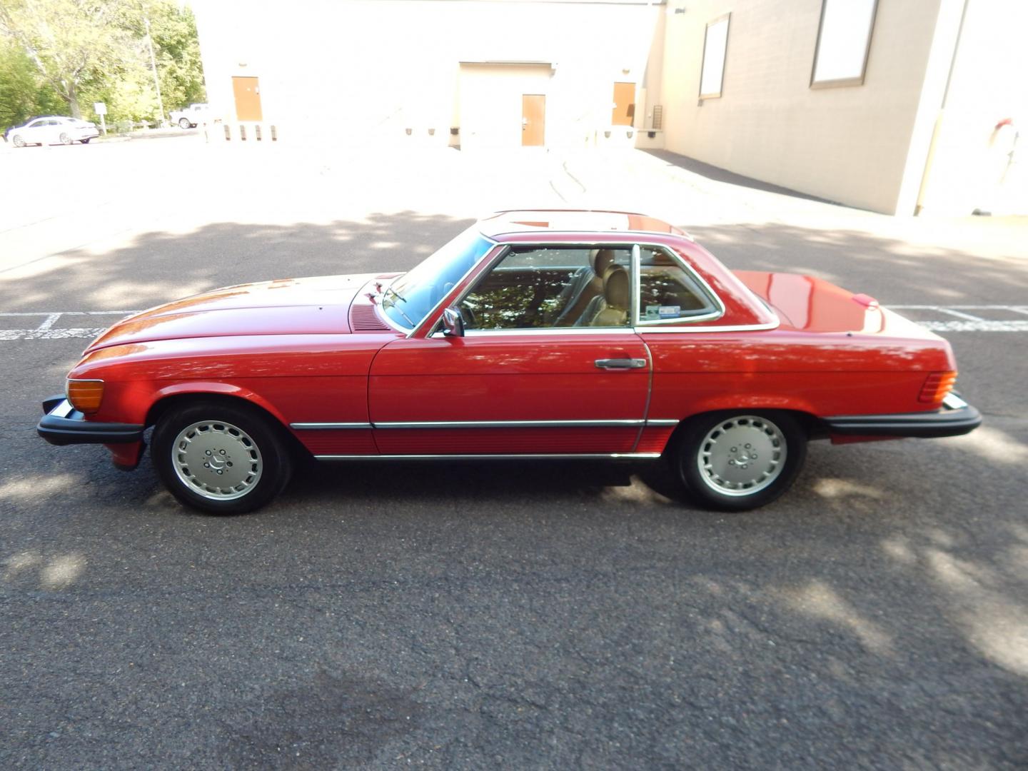 1989 Red /Tan Mercedes-Benz 560 SL convertible (WDBBA48DXKA) with an 5.6L V8 SOHC 16V engine, 4A transmission, located at 6528 Lower York Road, New Hope, PA, 18938, (215) 862-9555, 40.358707, -74.977882 - Here we have a beautiful, ONE OWNER, 1989 Mercedes 560SL. 1989 is the last year of the legendary R107 body style. Options include: 5.5L V8, RWD, automatic transmission, removable hard top, retractable soft top, ABS, power steering, power brakes, limited slip differential, AM/FM/Cassette radio, power- Photo#73