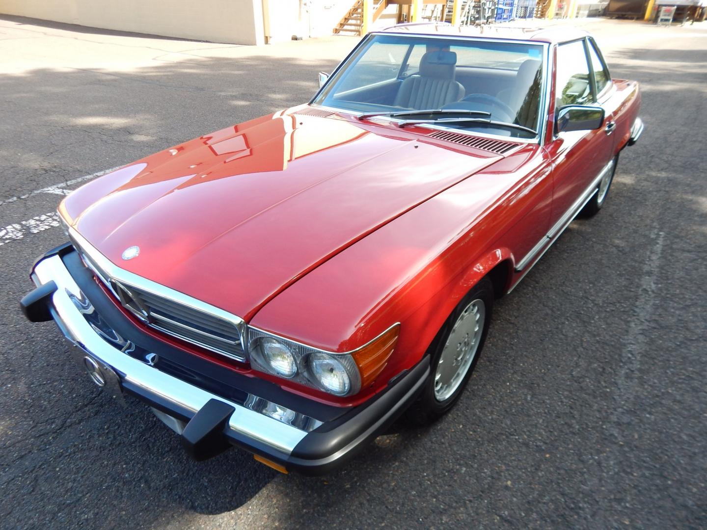 1989 Red /Tan Mercedes-Benz 560 SL convertible (WDBBA48DXKA) with an 5.6L V8 SOHC 16V engine, 4A transmission, located at 6528 Lower York Road, New Hope, PA, 18938, (215) 862-9555, 40.358707, -74.977882 - Here we have a beautiful, ONE OWNER, 1989 Mercedes 560SL. 1989 is the last year of the legendary R107 body style. Options include: 5.5L V8, RWD, automatic transmission, removable hard top, retractable soft top, ABS, power steering, power brakes, limited slip differential, AM/FM/Cassette radio, power- Photo#71