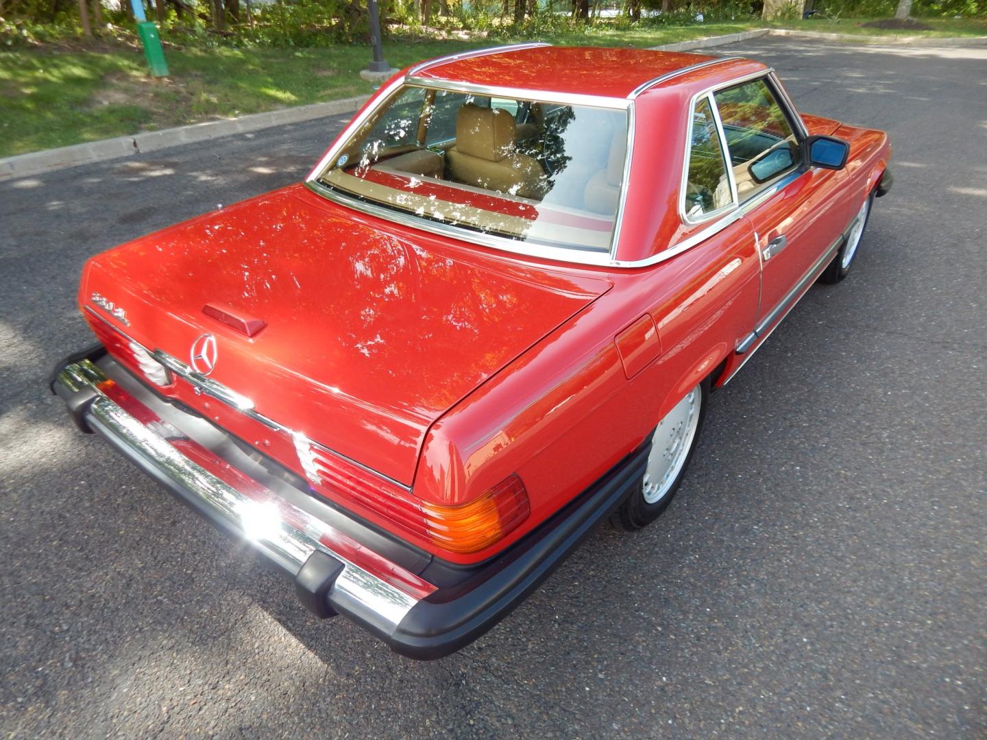 1989 Red /Tan Mercedes-Benz 560 SL convertible (WDBBA48DXKA) with an 5.6L V8 SOHC 16V engine, 4A transmission, located at 6528 Lower York Road, New Hope, PA, 18938, (215) 862-9555, 40.358707, -74.977882 - Here we have a beautiful, ONE OWNER, 1989 Mercedes 560SL. 1989 is the last year of the legendary R107 body style. Options include: 5.5L V8, RWD, automatic transmission, removable hard top, retractable soft top, ABS, power steering, power brakes, limited slip differential, AM/FM/Cassette radio, power- Photo#85