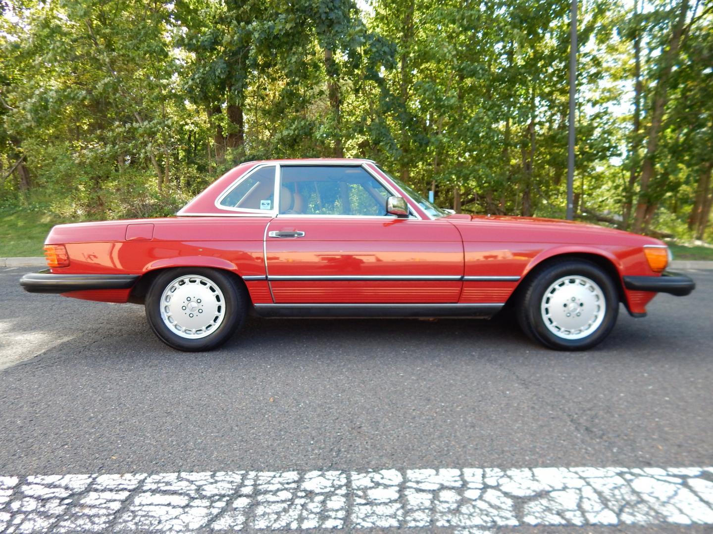 1989 Red /Tan Mercedes-Benz 560 SL convertible (WDBBA48DXKA) with an 5.6L V8 SOHC 16V engine, 4A transmission, located at 6528 Lower York Road, New Hope, PA, 18938, (215) 862-9555, 40.358707, -74.977882 - Here we have a beautiful, ONE OWNER, 1989 Mercedes 560SL. 1989 is the last year of the legendary R107 body style. Options include: 5.5L V8, RWD, automatic transmission, removable hard top, retractable soft top, ABS, power steering, power brakes, limited slip differential, AM/FM/Cassette radio, power- Photo#88