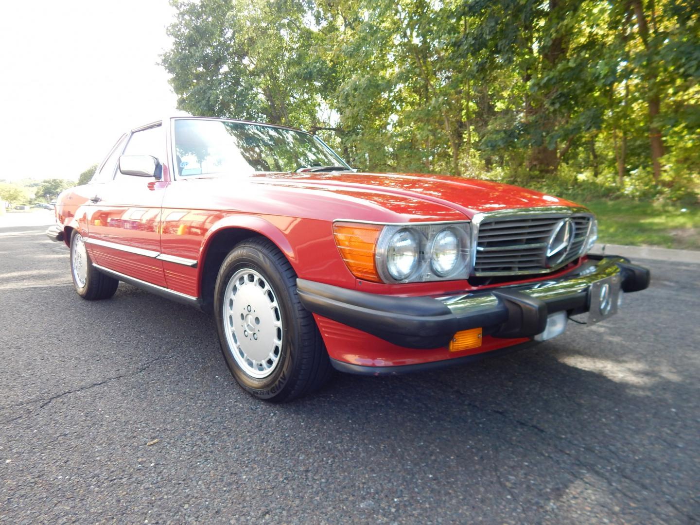 1989 Red /Tan Mercedes-Benz 560 SL convertible (WDBBA48DXKA) with an 5.6L V8 SOHC 16V engine, 4A transmission, located at 6528 Lower York Road, New Hope, PA, 18938, (215) 862-9555, 40.358707, -74.977882 - Here we have a beautiful, ONE OWNER, 1989 Mercedes 560SL. 1989 is the last year of the legendary R107 body style. Options include: 5.5L V8, RWD, automatic transmission, removable hard top, retractable soft top, ABS, power steering, power brakes, limited slip differential, AM/FM/Cassette radio, power- Photo#91