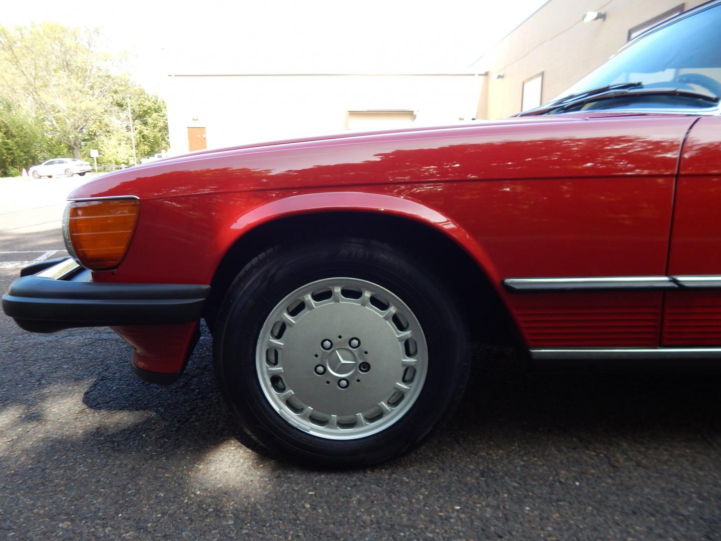 1989 Red /Tan Mercedes-Benz 560 SL convertible (WDBBA48DXKA) with an 5.6L V8 SOHC 16V engine, 4A transmission, located at 6528 Lower York Road, New Hope, PA, 18938, (215) 862-9555, 40.358707, -74.977882 - Here we have a beautiful, ONE OWNER, 1989 Mercedes 560SL. 1989 is the last year of the legendary R107 body style. Options include: 5.5L V8, RWD, automatic transmission, removable hard top, retractable soft top, ABS, power steering, power brakes, limited slip differential, AM/FM/Cassette radio, power- Photo#95