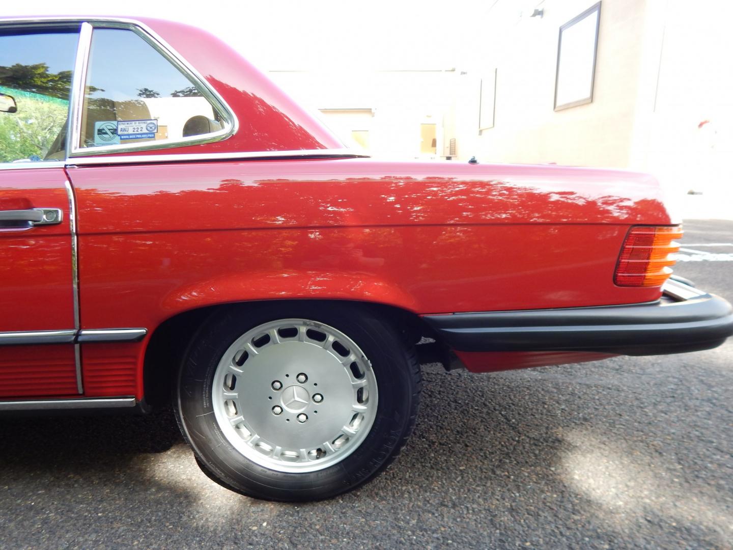 1989 Red /Tan Mercedes-Benz 560 SL convertible (WDBBA48DXKA) with an 5.6L V8 SOHC 16V engine, 4A transmission, located at 6528 Lower York Road, New Hope, PA, 18938, (215) 862-9555, 40.358707, -74.977882 - Here we have a beautiful, ONE OWNER, 1989 Mercedes 560SL. 1989 is the last year of the legendary R107 body style. Options include: 5.5L V8, RWD, automatic transmission, removable hard top, retractable soft top, ABS, power steering, power brakes, limited slip differential, AM/FM/Cassette radio, power- Photo#97