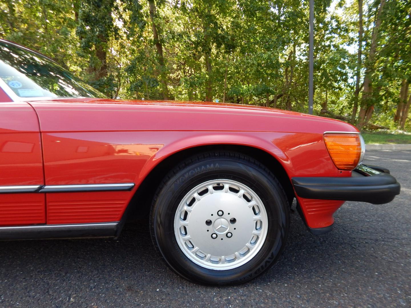 1989 Red /Tan Mercedes-Benz 560 SL convertible (WDBBA48DXKA) with an 5.6L V8 SOHC 16V engine, 4A transmission, located at 6528 Lower York Road, New Hope, PA, 18938, (215) 862-9555, 40.358707, -74.977882 - Here we have a beautiful, ONE OWNER, 1989 Mercedes 560SL. 1989 is the last year of the legendary R107 body style. Options include: 5.5L V8, RWD, automatic transmission, removable hard top, retractable soft top, ABS, power steering, power brakes, limited slip differential, AM/FM/Cassette radio, power- Photo#100