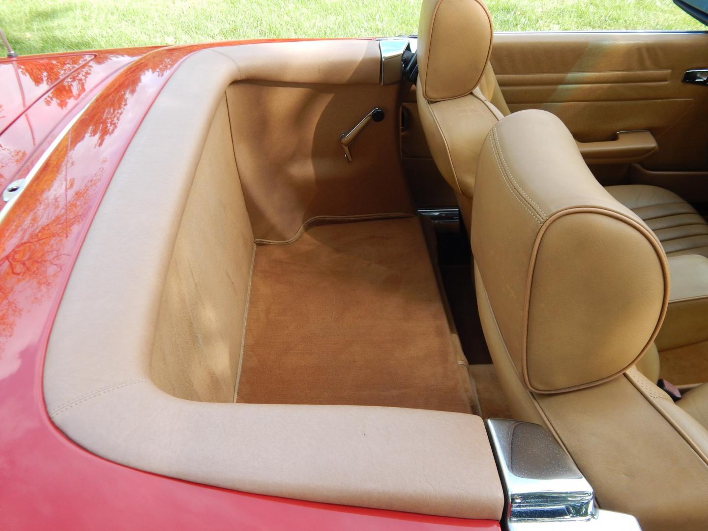 1989 Red /Tan Mercedes-Benz 560 SL convertible (WDBBA48DXKA) with an 5.6L V8 SOHC 16V engine, 4A transmission, located at 6528 Lower York Road, New Hope, PA, 18938, (215) 862-9555, 40.358707, -74.977882 - Here we have a beautiful, ONE OWNER, 1989 Mercedes 560SL. 1989 is the last year of the legendary R107 body style. Options include: 5.5L V8, RWD, automatic transmission, removable hard top, retractable soft top, ABS, power steering, power brakes, limited slip differential, AM/FM/Cassette radio, power- Photo#111