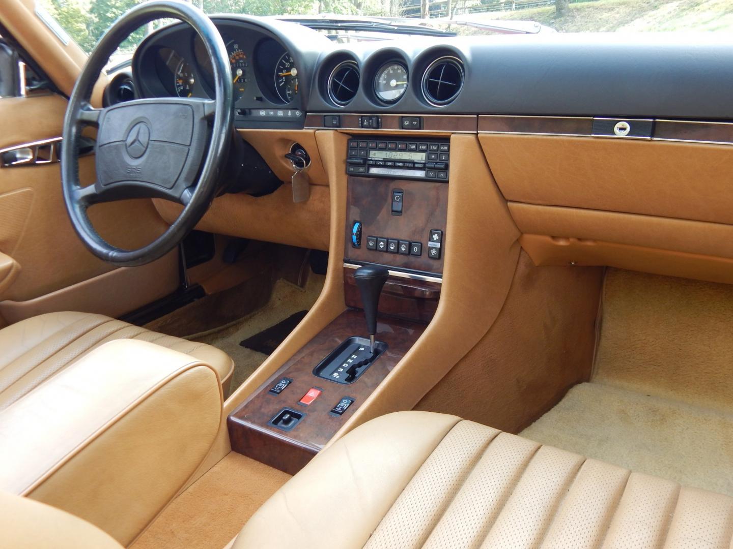 1989 Red /Tan Mercedes-Benz 560 SL convertible (WDBBA48DXKA) with an 5.6L V8 SOHC 16V engine, 4A transmission, located at 6528 Lower York Road, New Hope, PA, 18938, (215) 862-9555, 40.358707, -74.977882 - Here we have a beautiful, ONE OWNER, 1989 Mercedes 560SL. 1989 is the last year of the legendary R107 body style. Options include: 5.5L V8, RWD, automatic transmission, removable hard top, retractable soft top, ABS, power steering, power brakes, limited slip differential, AM/FM/Cassette radio, power- Photo#112
