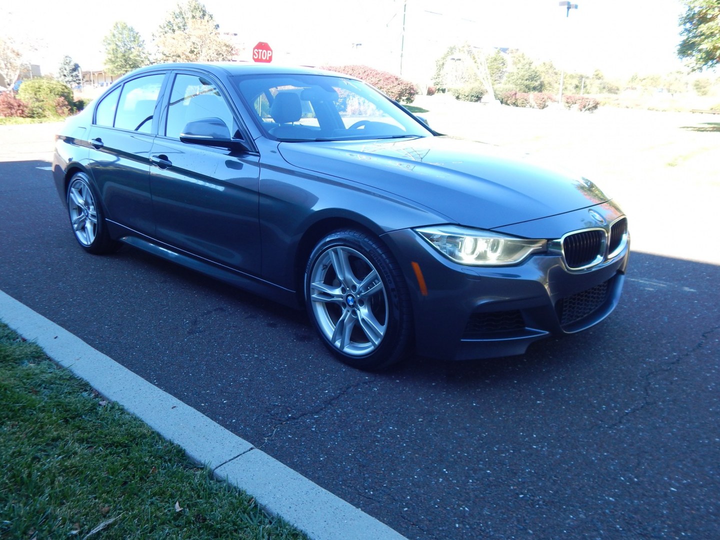 2014 Gray /Black Leather BMW 3-Series 335i xDrive Sedan (WBA3B9C55EF) with an 3.0L L6 DOHC 24V engine, 6 speed manual transmission, located at 6528 Lower York Road, New Hope, PA, 18938, (215) 862-9555, 40.358707, -74.977882 - Super clean, well cared for 2014 BMW 335Xi M Sport, 6 speed manual transmission, 3.0 Liter 6 cylinder twin turbo charged, heated seats, power moonroof, windows, mirrors, central locking system, factory alloy wheels, good all season tires, very clean all original black leather interior, Navigation,- Photo#5