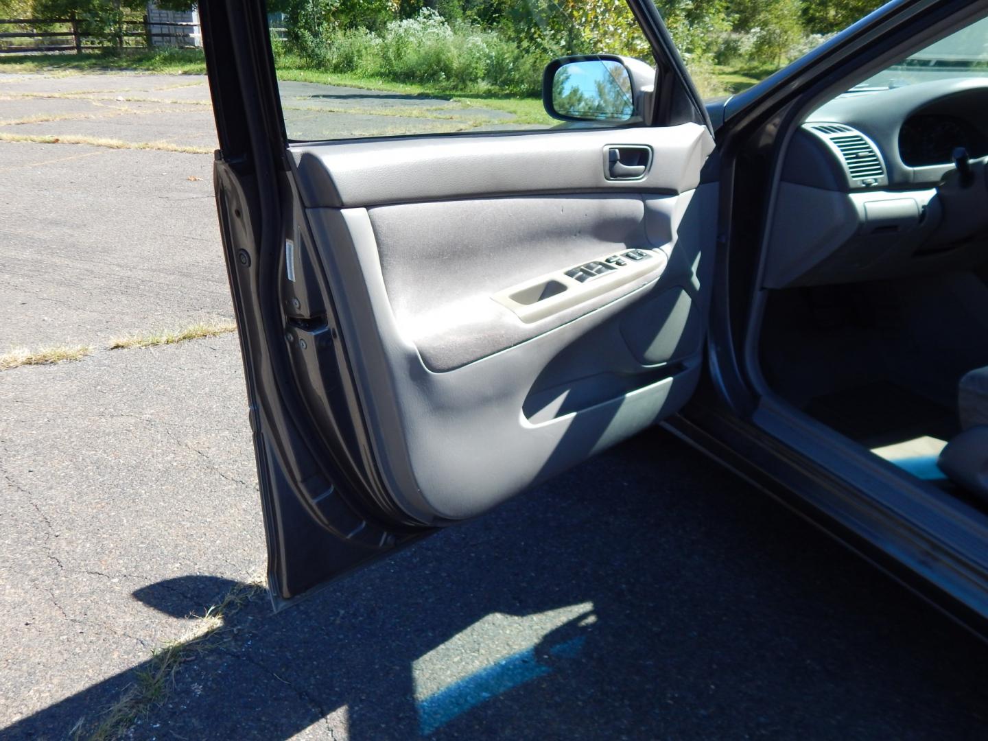 2002 Gray /Gray Toyota Camry SE (4T1BE32K62U) with an 4 Cylinder Engine engine, Automatic transmission, located at 6528 Lower York Road, New Hope, PA, 18938, (215) 862-9555, 40.358707, -74.977882 - Here we have a Toyota Camry with a 2.4L inline 4 cylinder engine putting power to the front wheels via an automatic transmission. Options include: gray cloth, power drivers seat, heat, AC, AM/FM/CD/TAPE radio, tilt steering wheel, cruise control, power windows/mirrors and 15 inch wheels with General- Photo#8